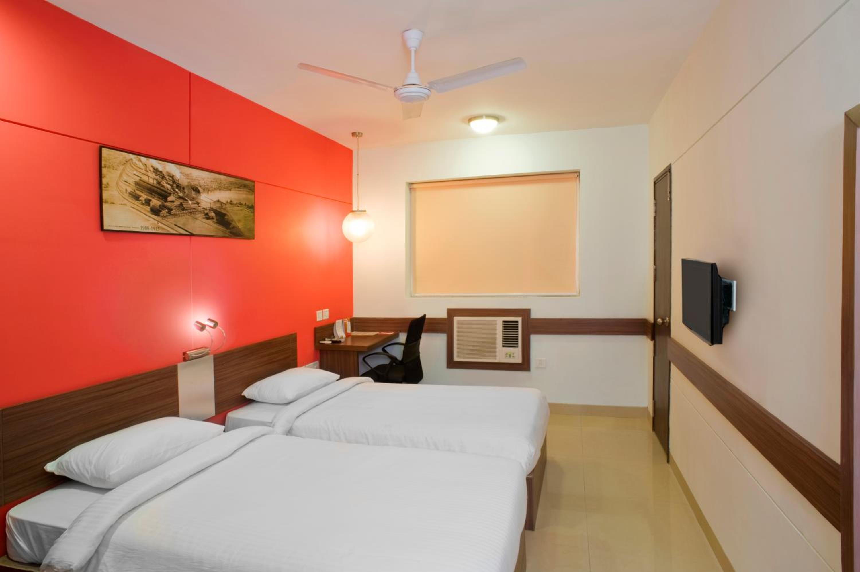 Twin Room - Photo 3