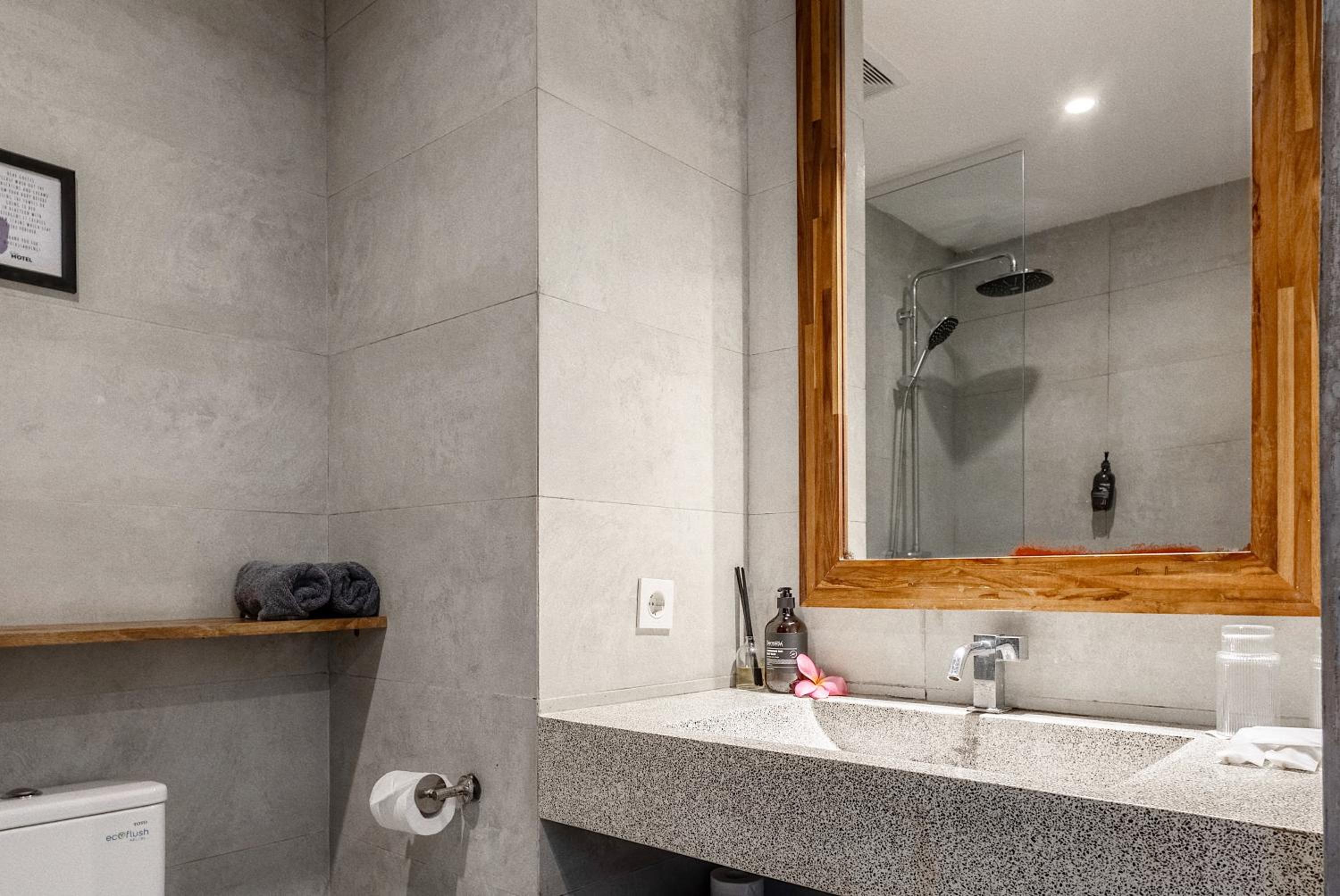 Double or Twin Room with Balcony photo 3