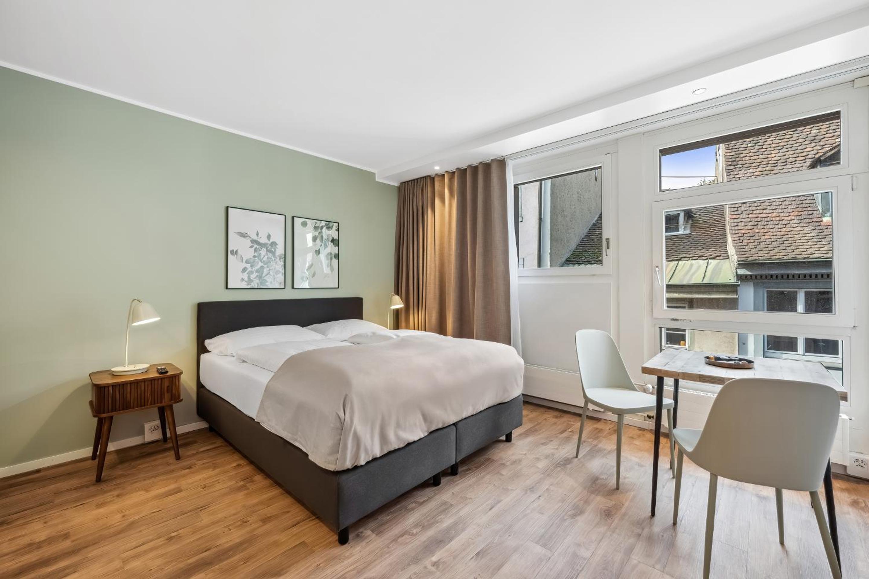 Comfort Queen Room photo 1