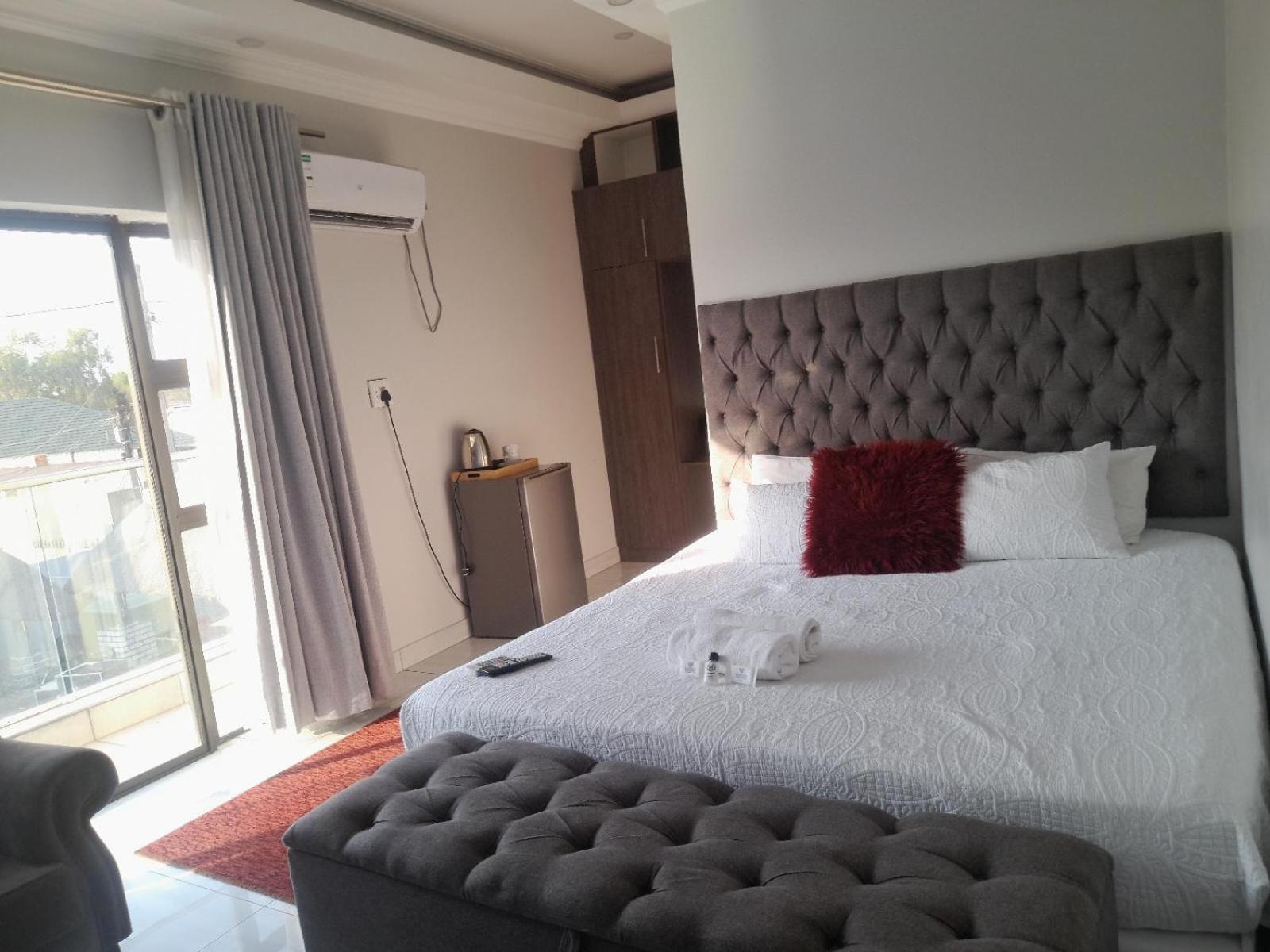 Classic Queen Room