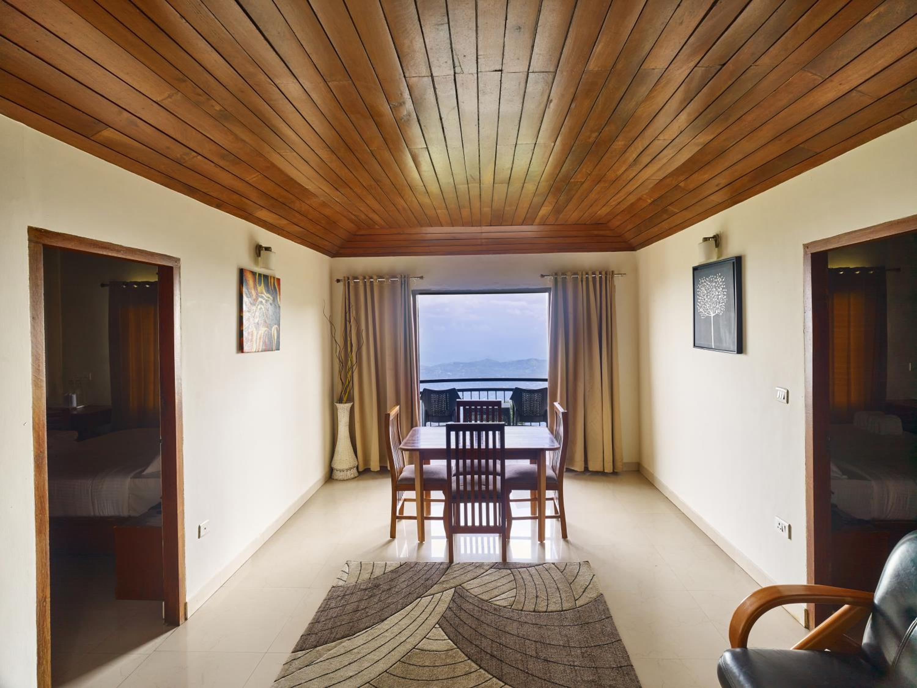Deluxe 2-Bedroom Family Cottage - Photo 4