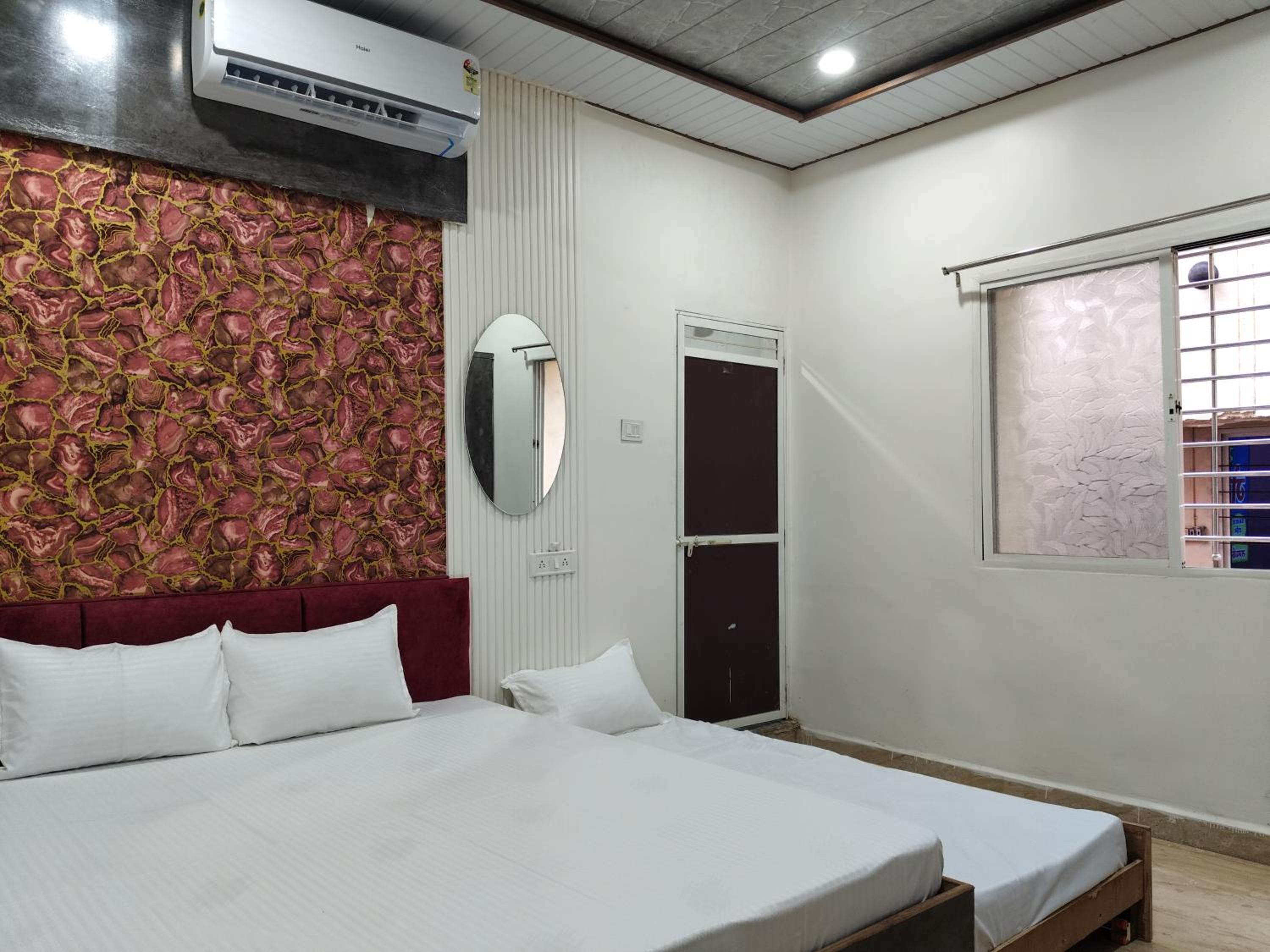 Comfort Triple Room