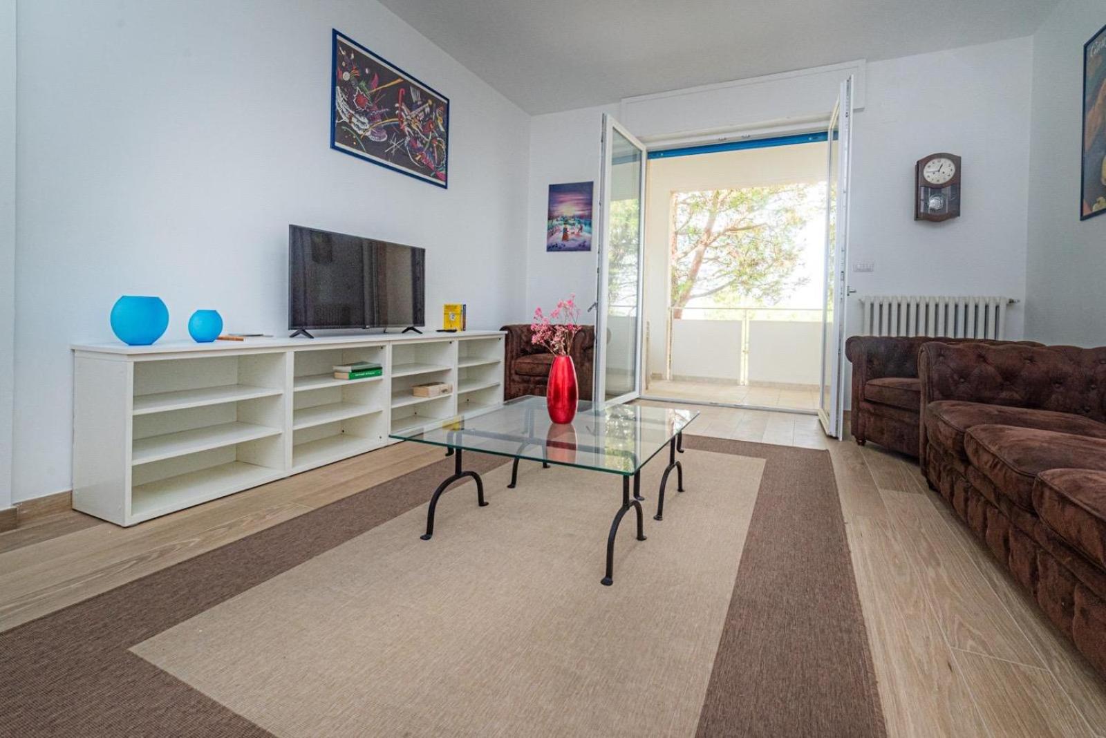 Two-Bedroom Deluxe Apartment with Garden View