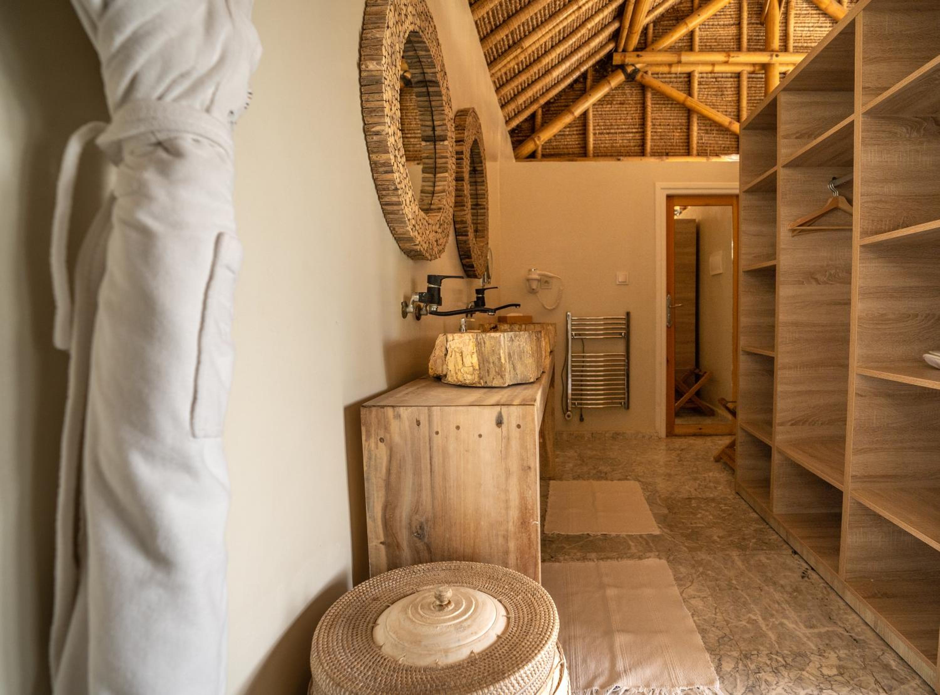 Junior Suite with Sea View - Photo 11