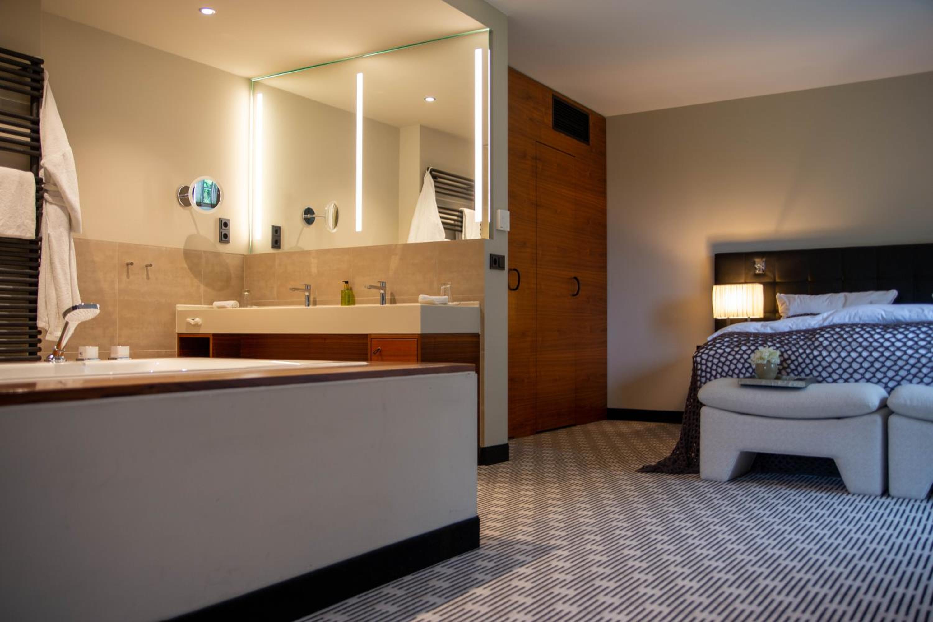 Suite - Photo 4