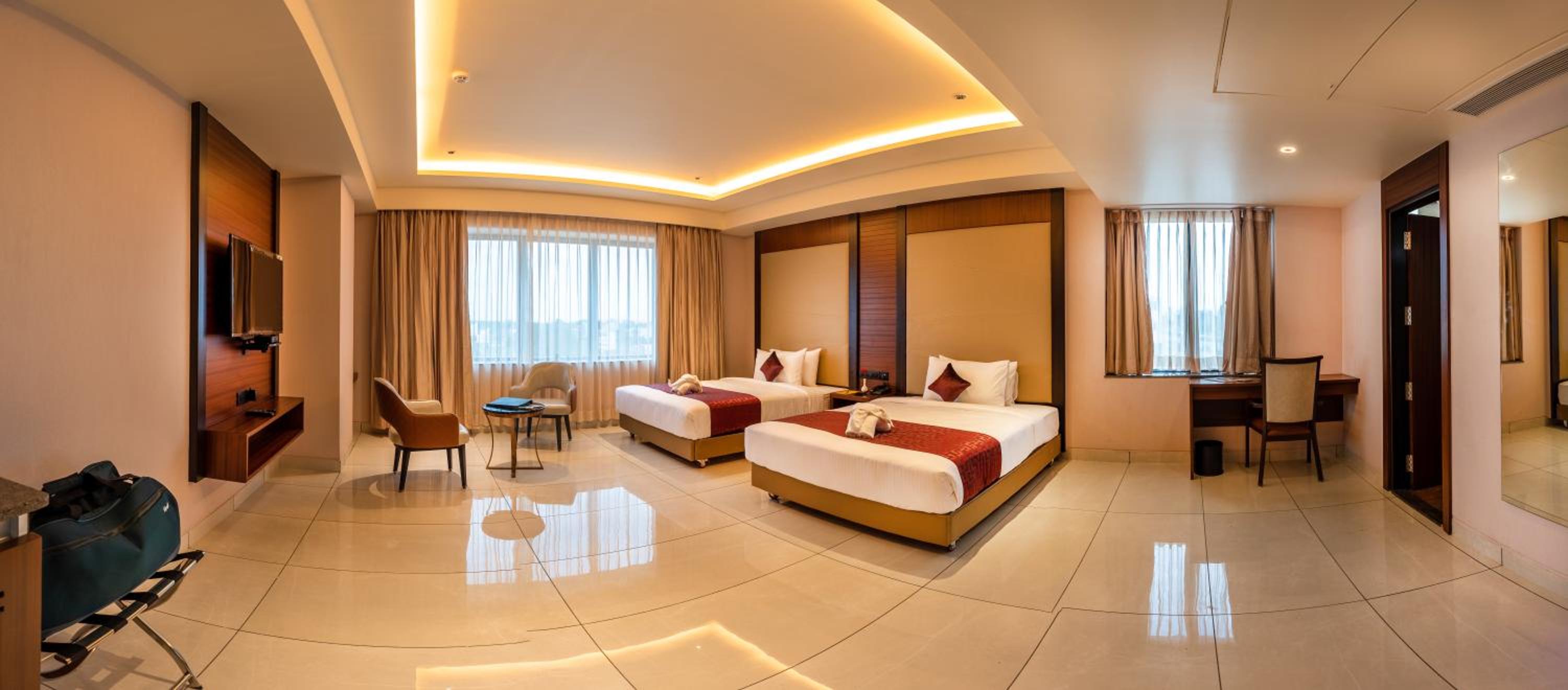 Superior room with city view  photo 2
