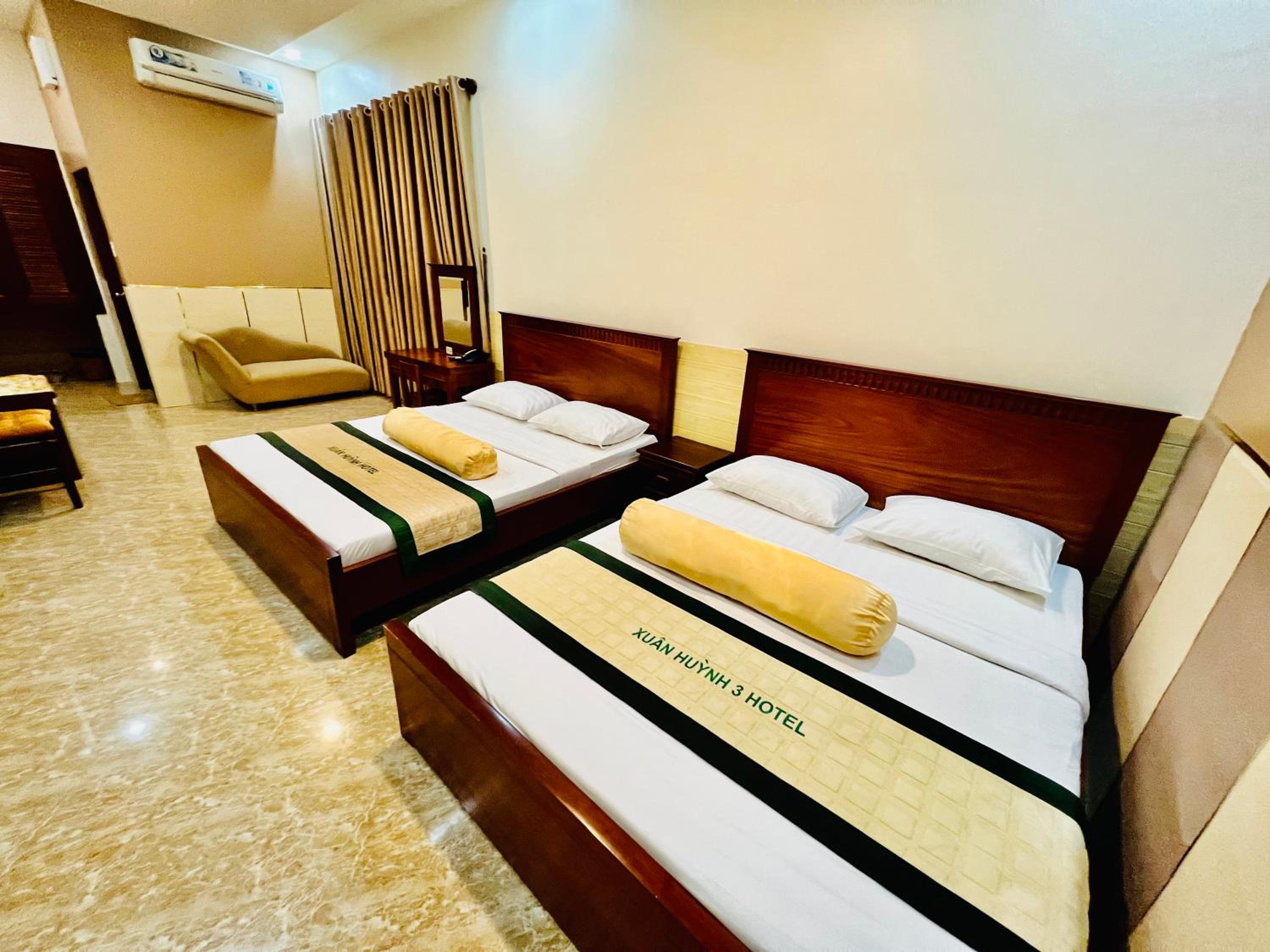 King Room with Two King Beds photo 1