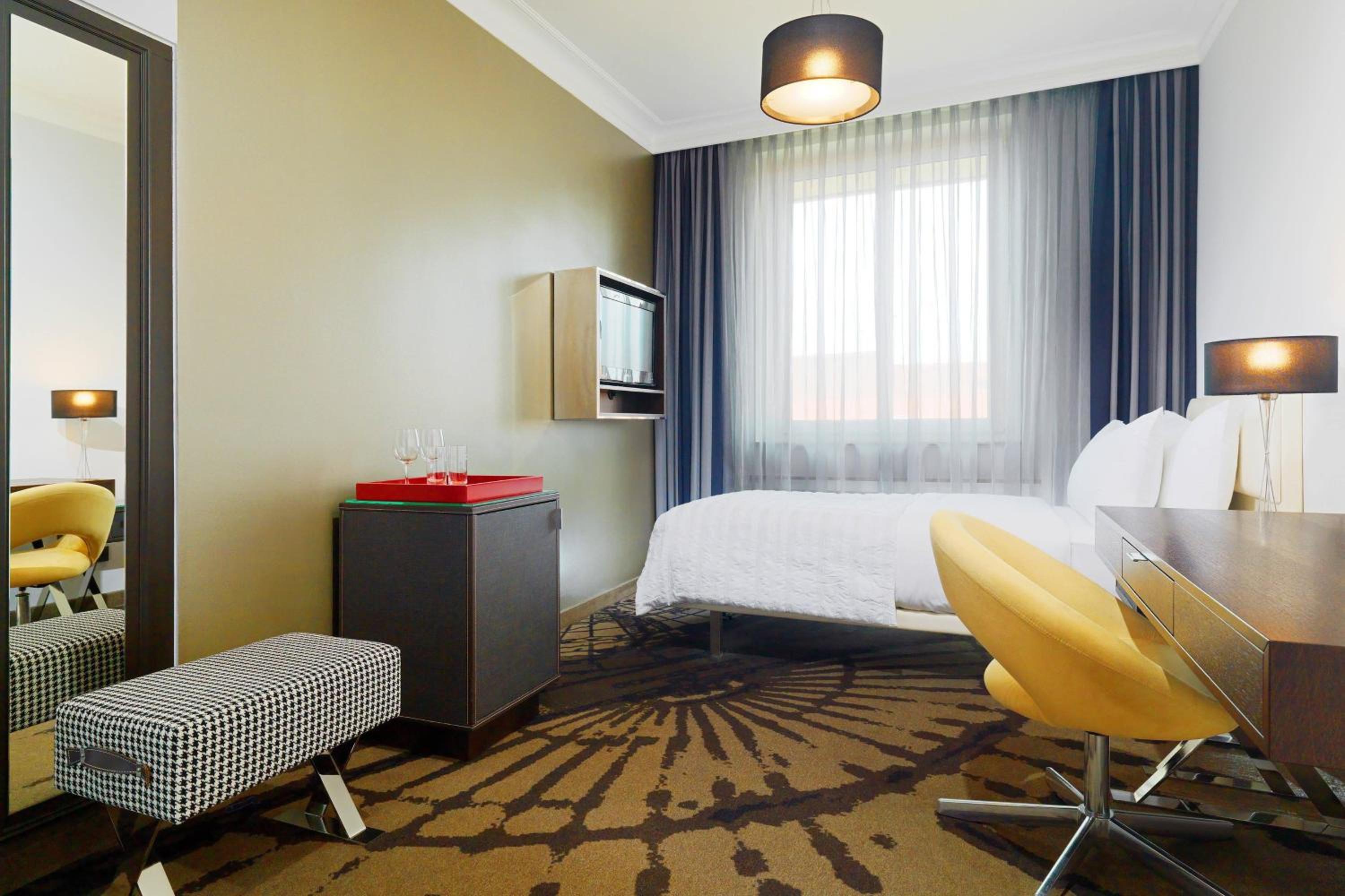Small Single Room thumbnail 5