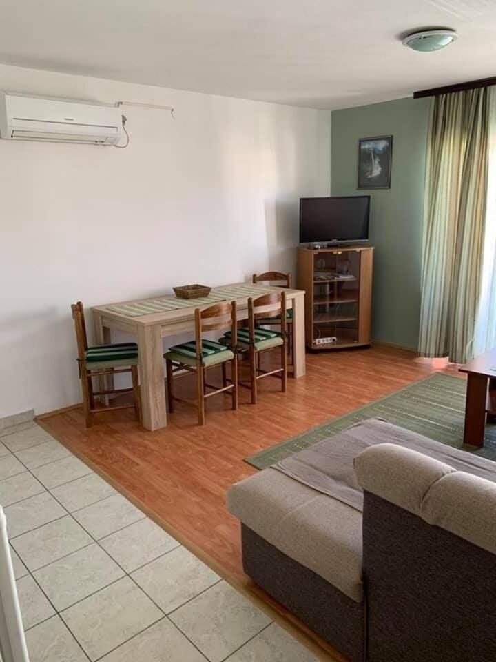 One-Bedroom Apartment Standard photo 1