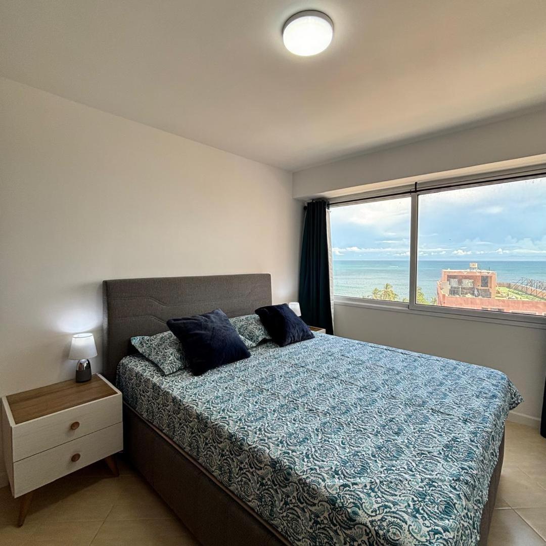 One-Bedroom Apartment with Sea View and Balcony