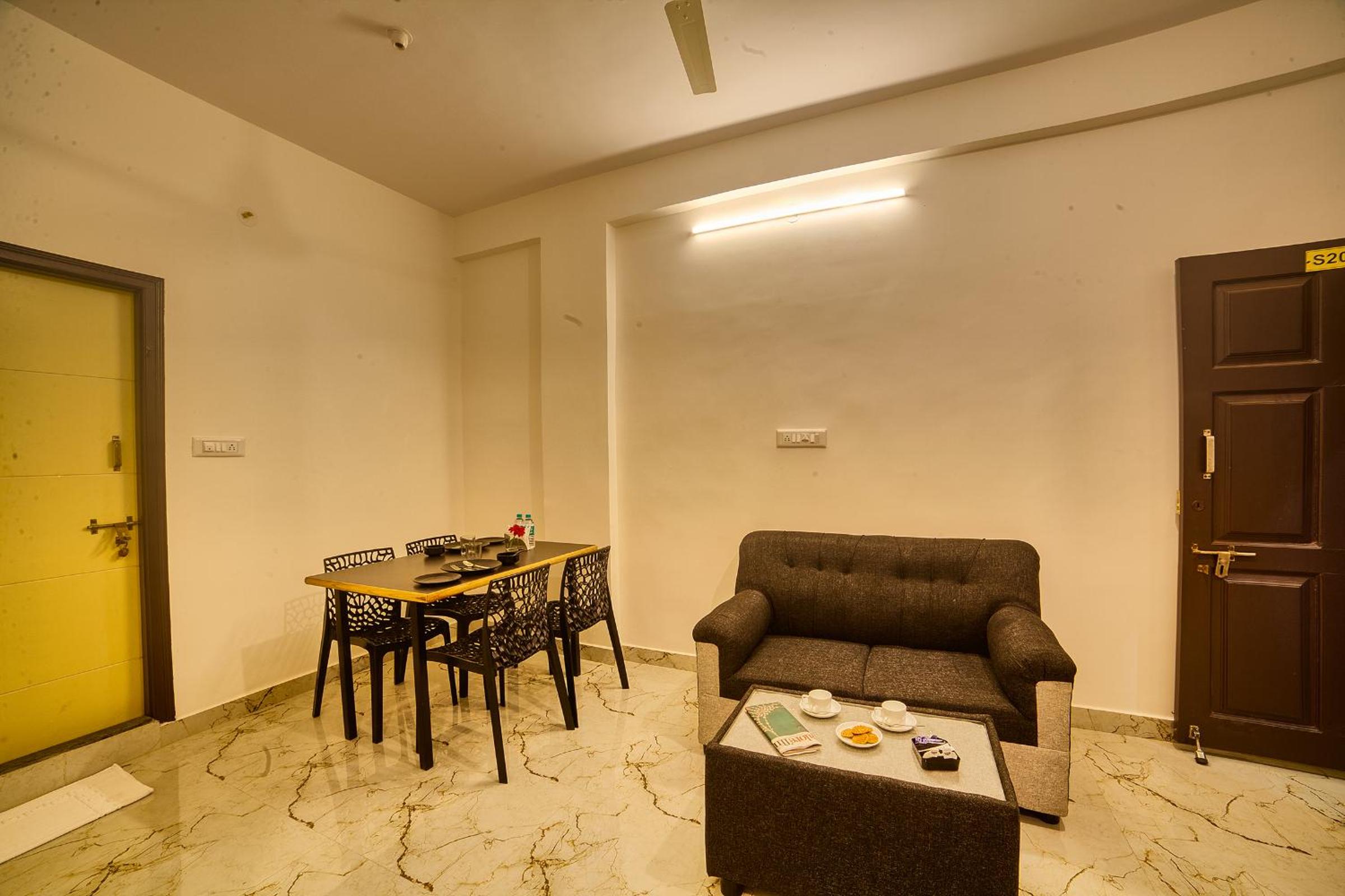 One-Bedroom Suite - Photo 8