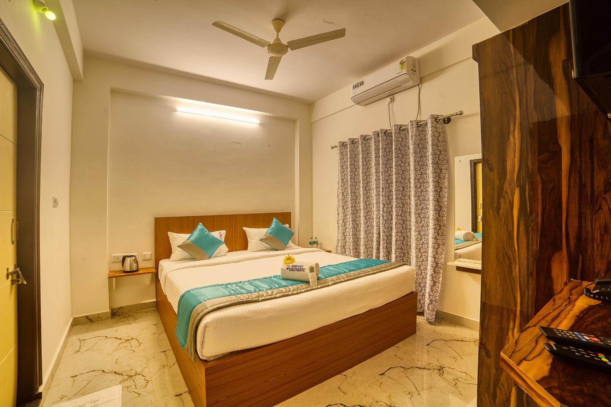 One-Bedroom Suite - Photo 6
