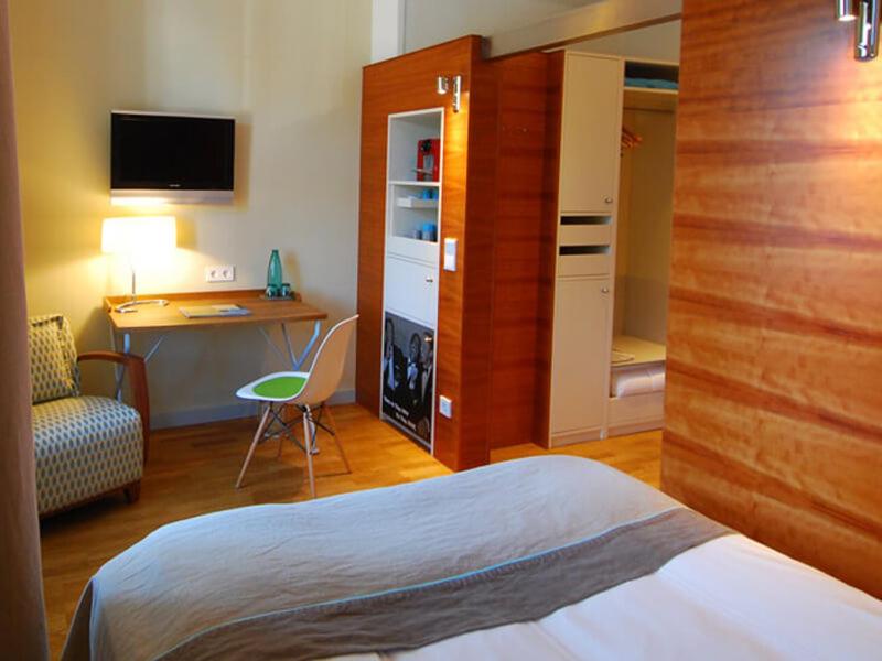 Small Double Room Cozy Villa