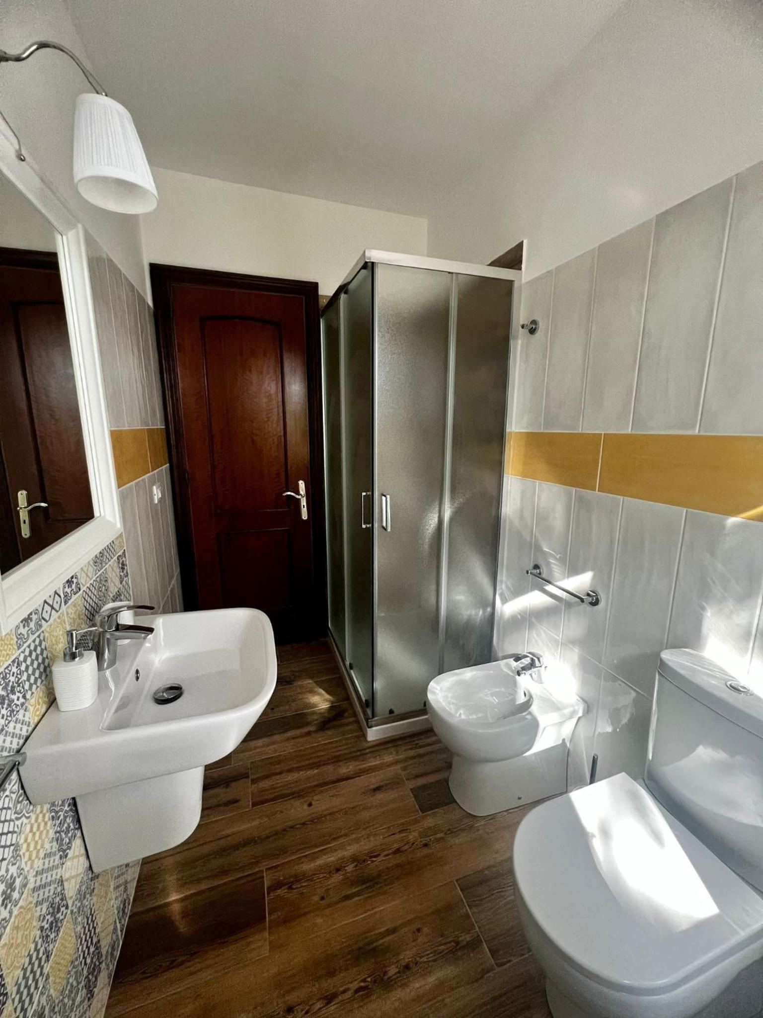 Double or Twin Room with Private External Bathroom photo 2