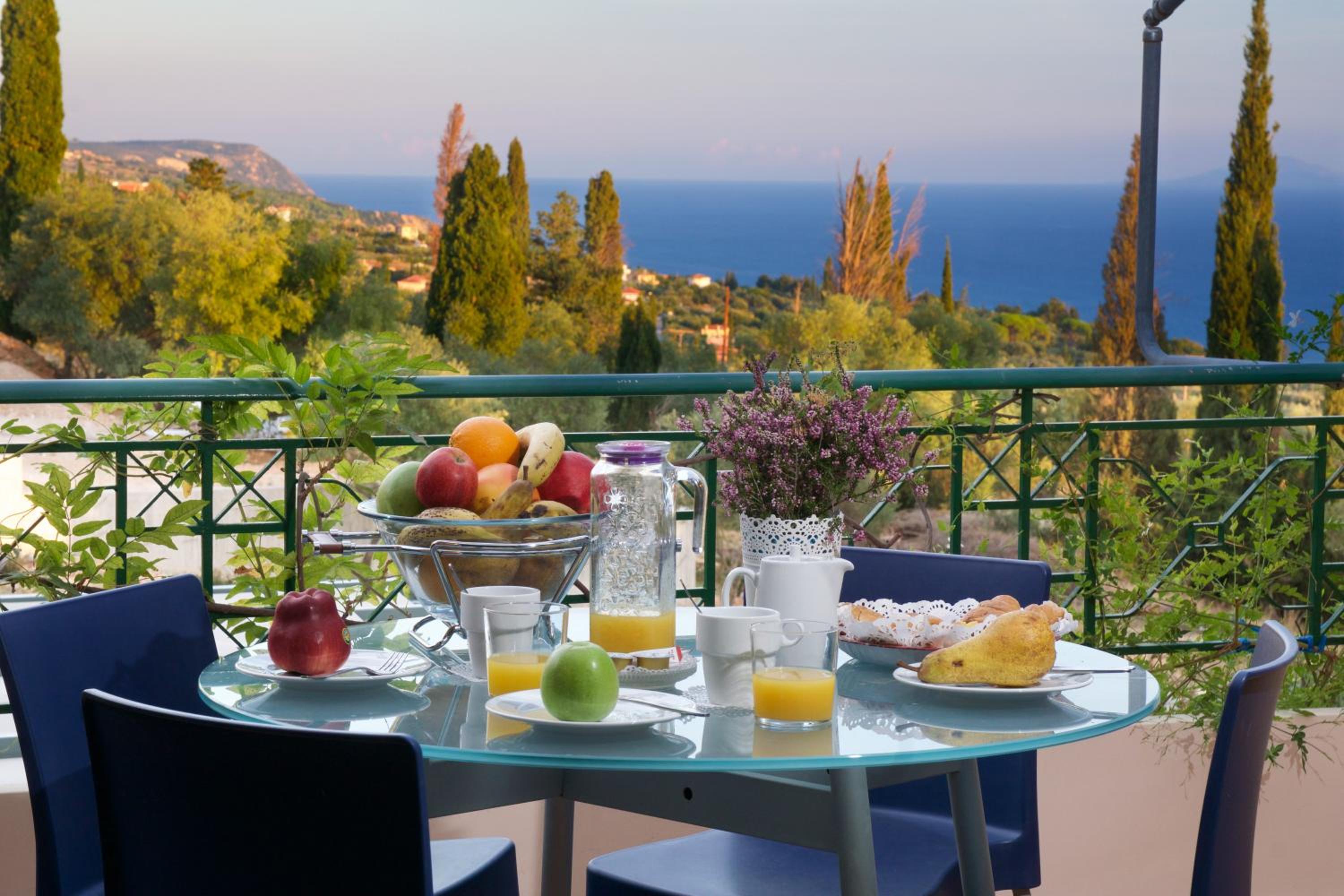 Apartment with View and Balcony photo 2