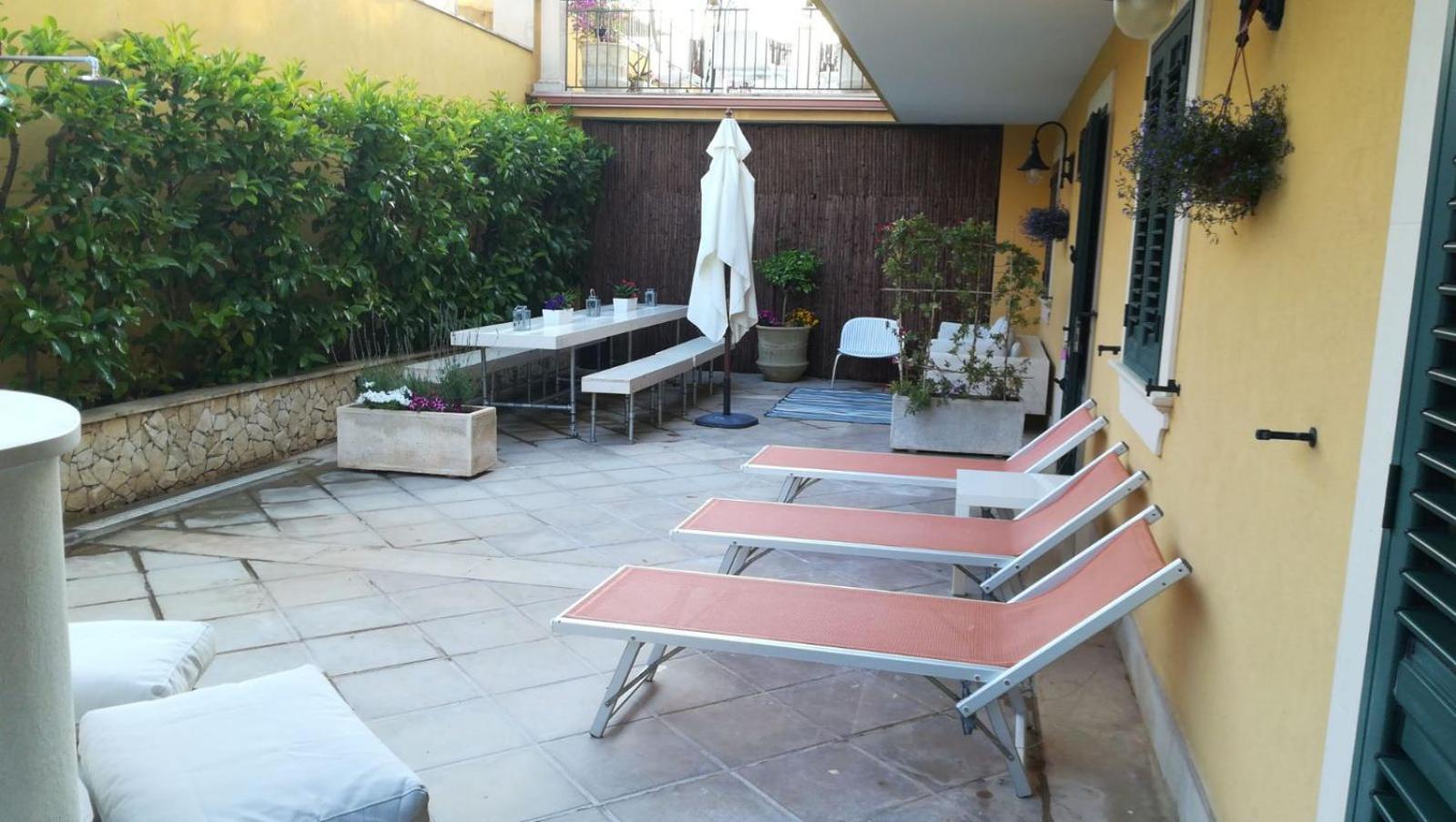 One-Bedroom Apartment with Garden View photo 1