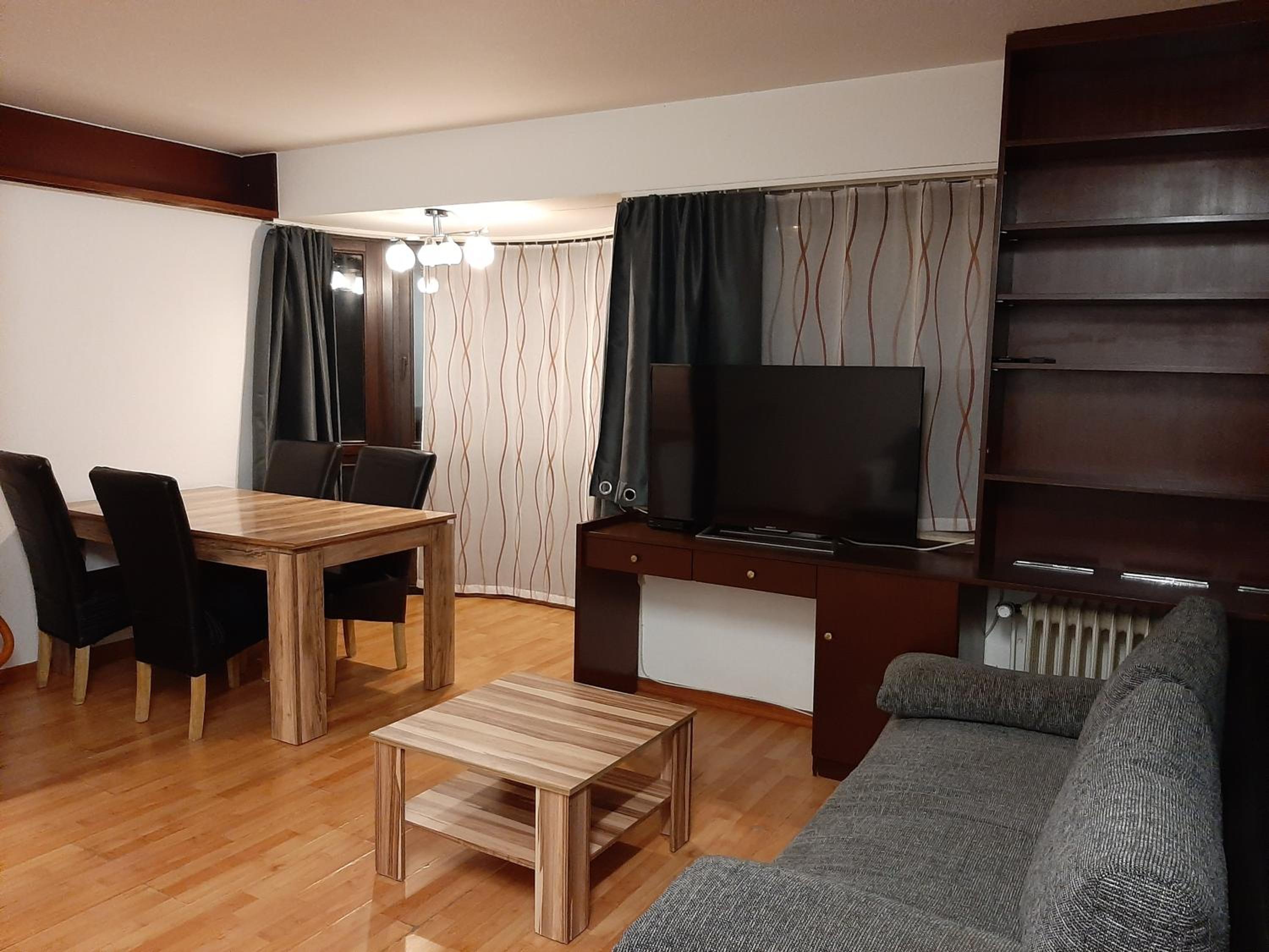 One-Bedroom Apartment photo 1
