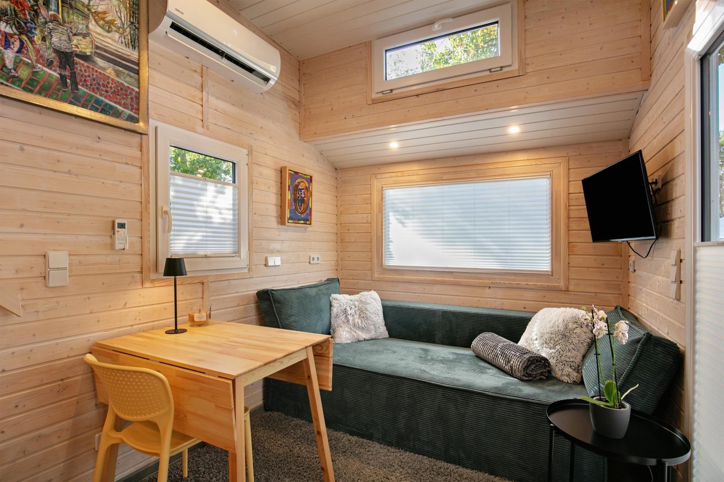One-Bedroom House photo 1