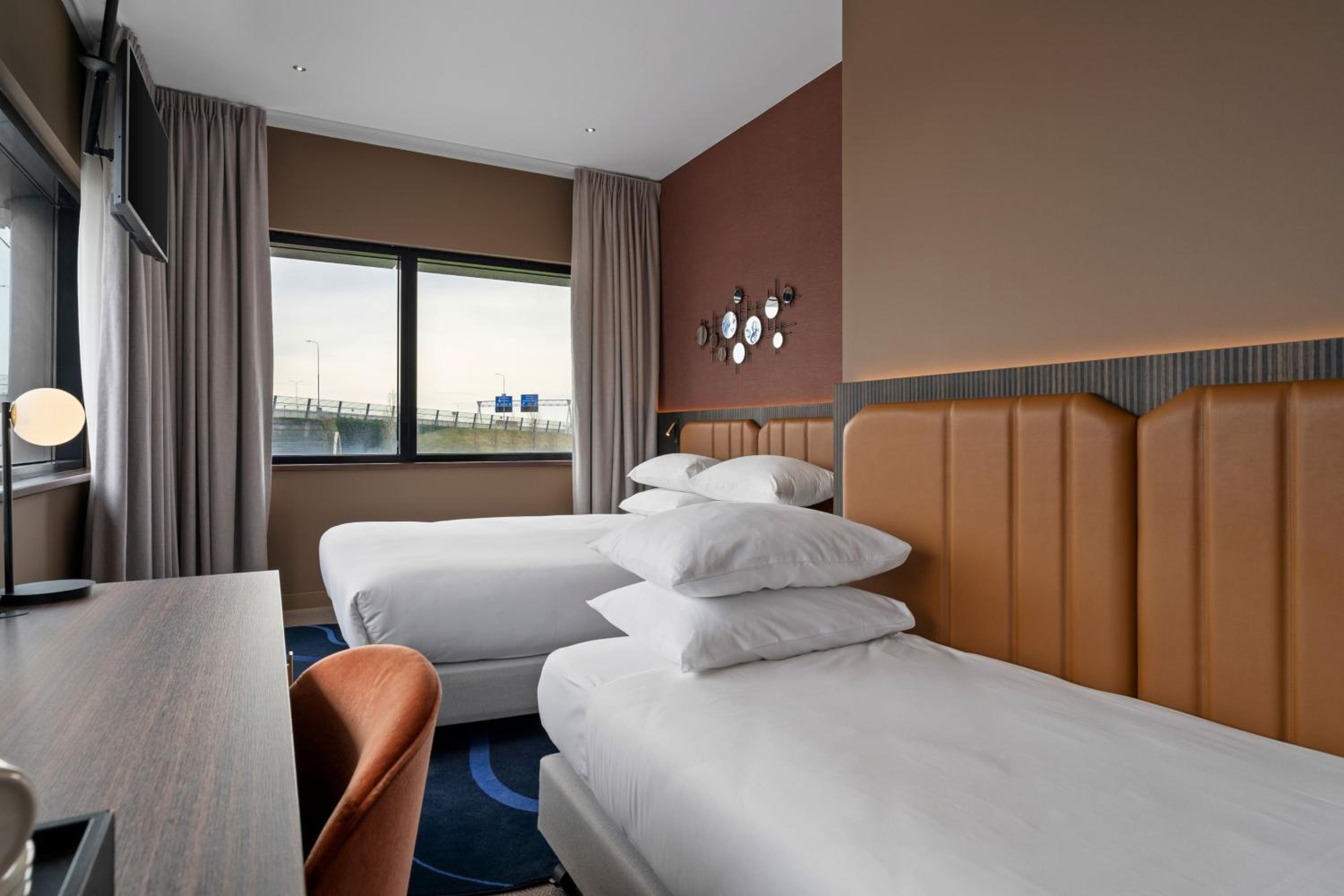 Triple Room with One King and One Single Bed - Photo 7