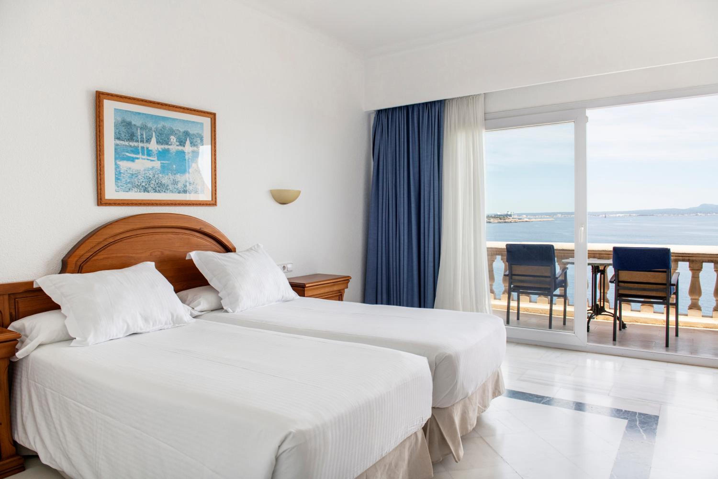 Double Room with Frontal Sea View - Photo 8