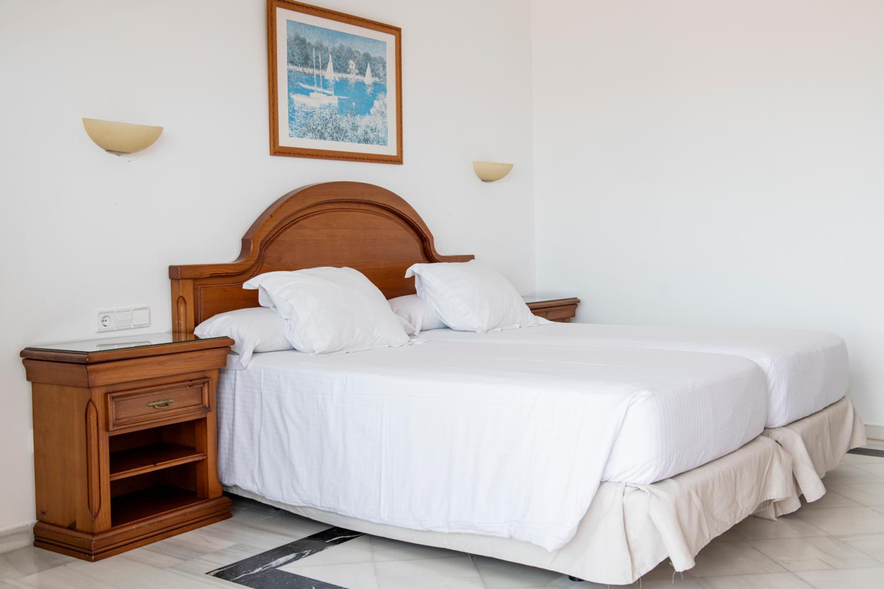 Double Room with Lateral Sea View