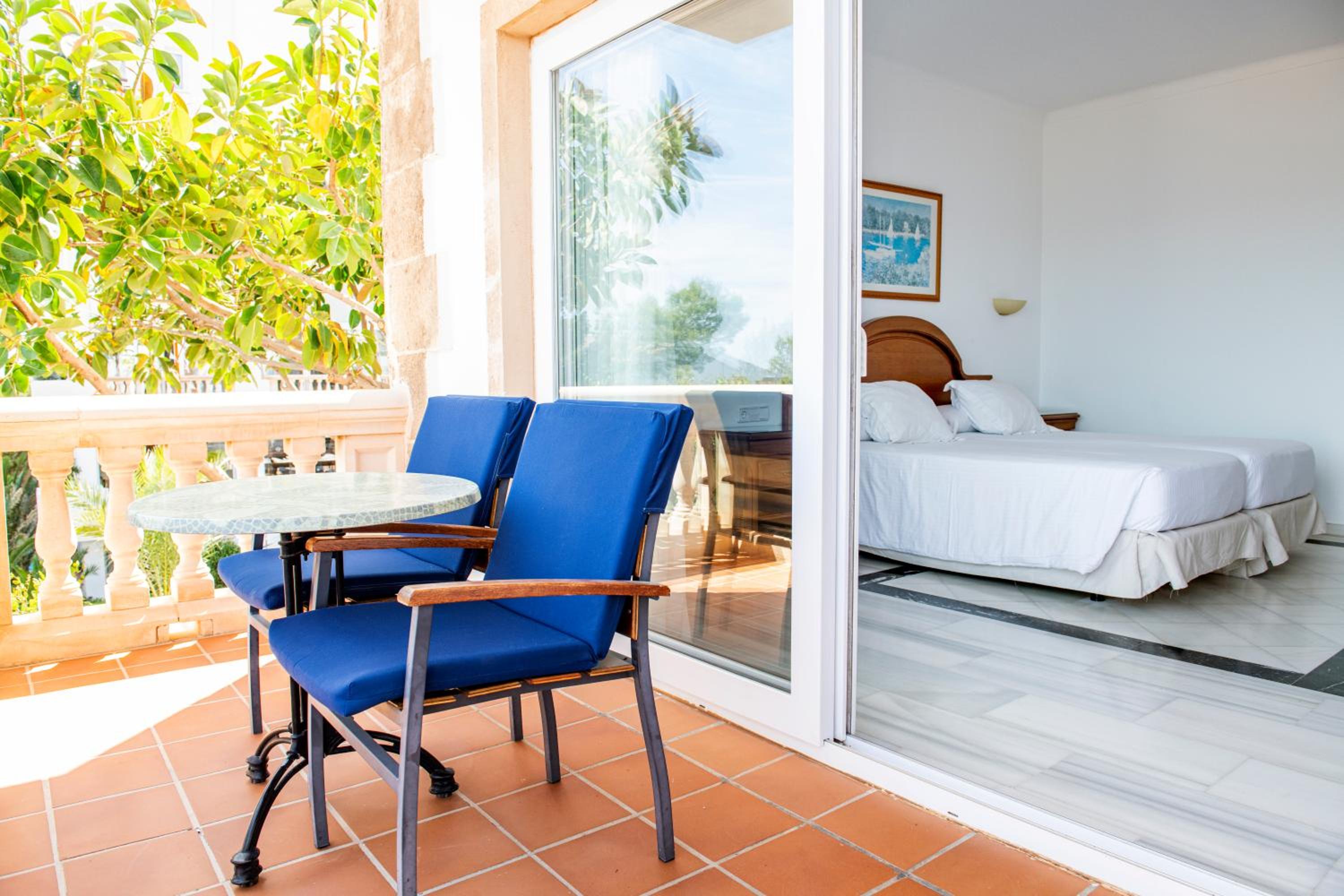 Double Room with Lateral Sea View thumbnail 6