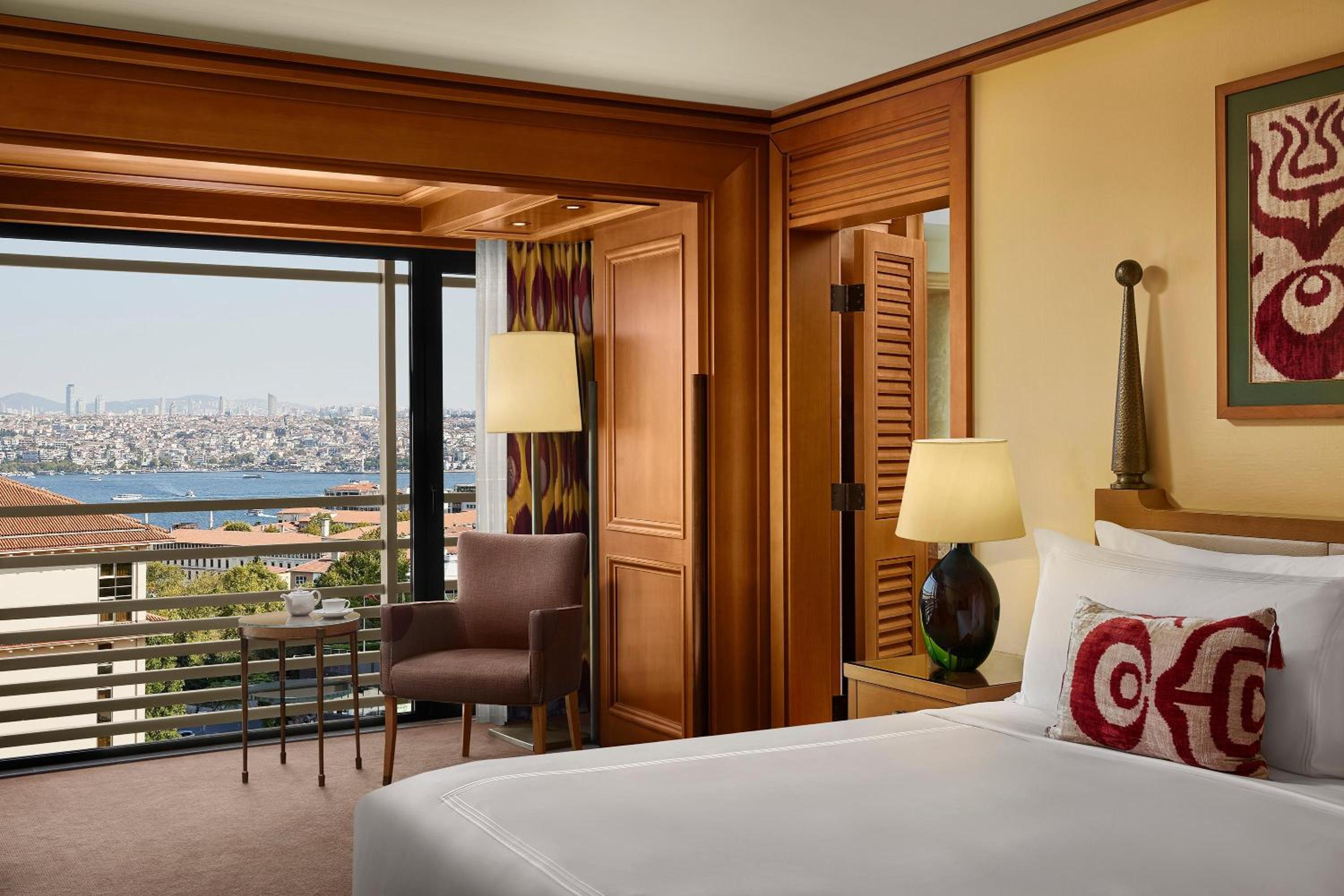 Deluxe Bosphorus Bridge View King Bed - Photo 1