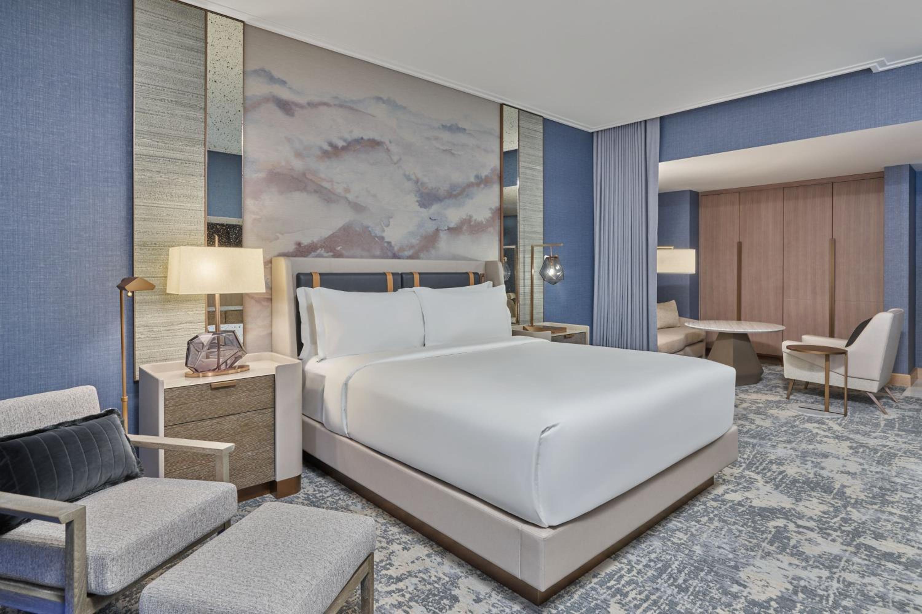 Grand Deluxe King Room  - Photo 1