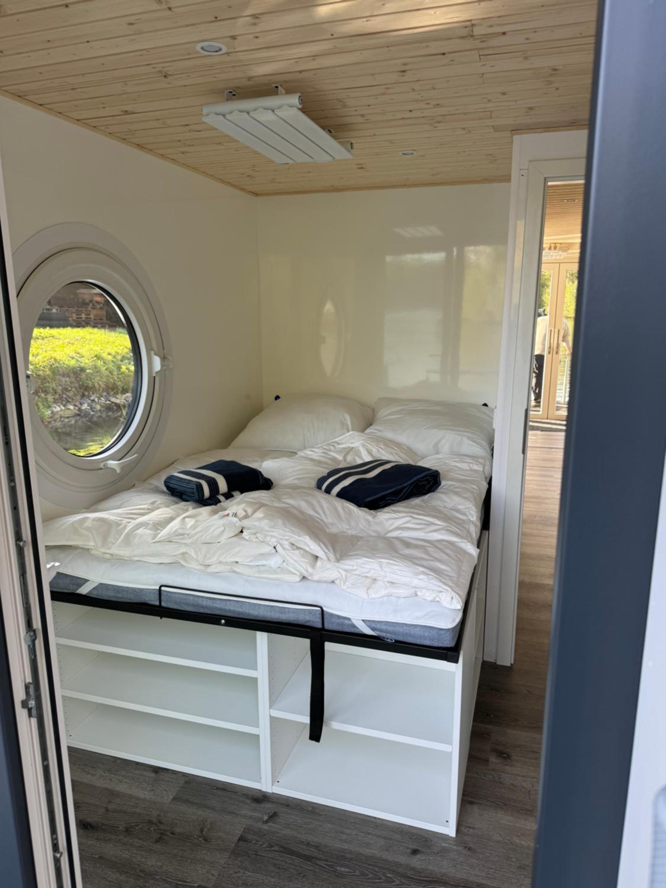 Mobile Home photo 1