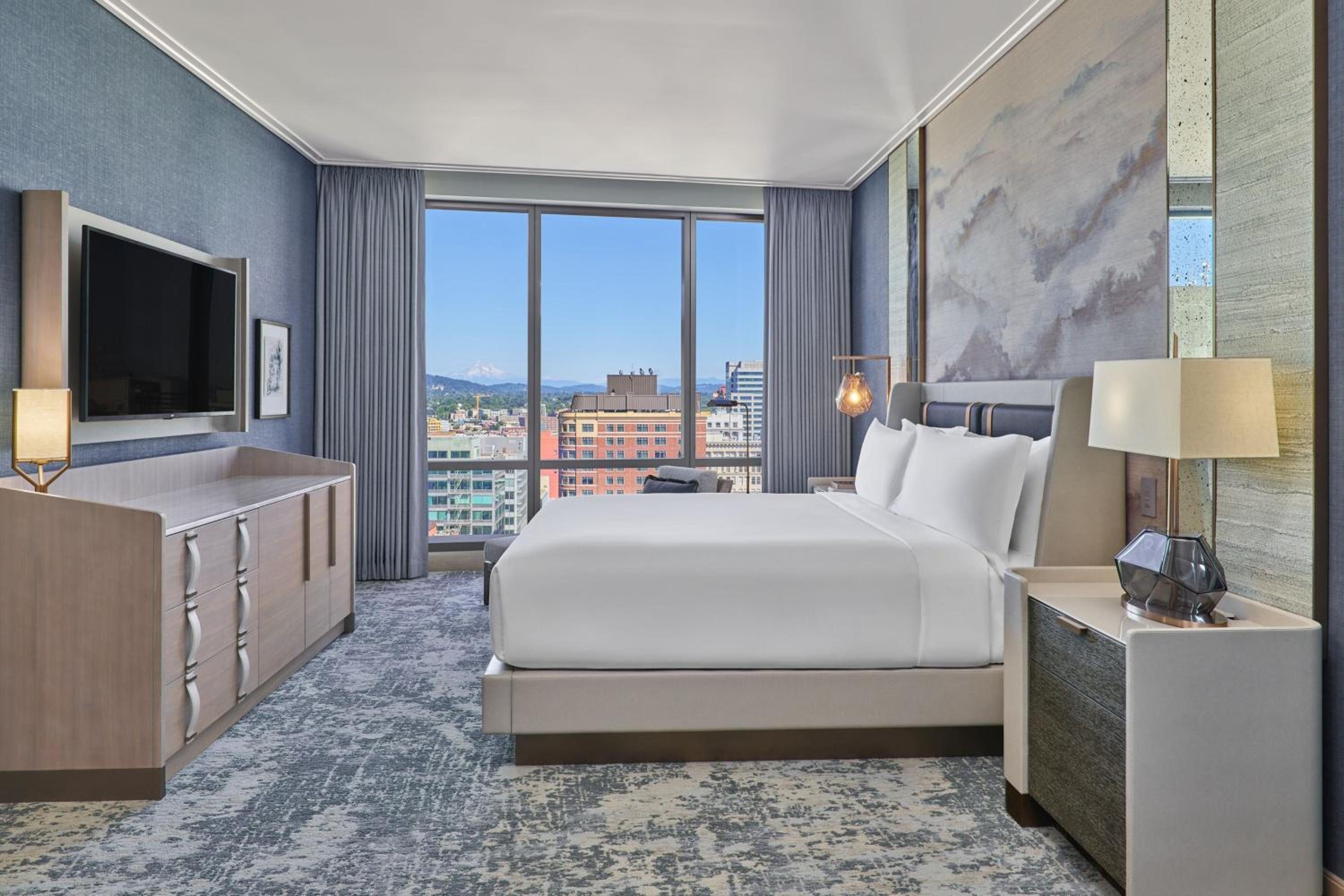 Grand Deluxe King Room  - Photo 3