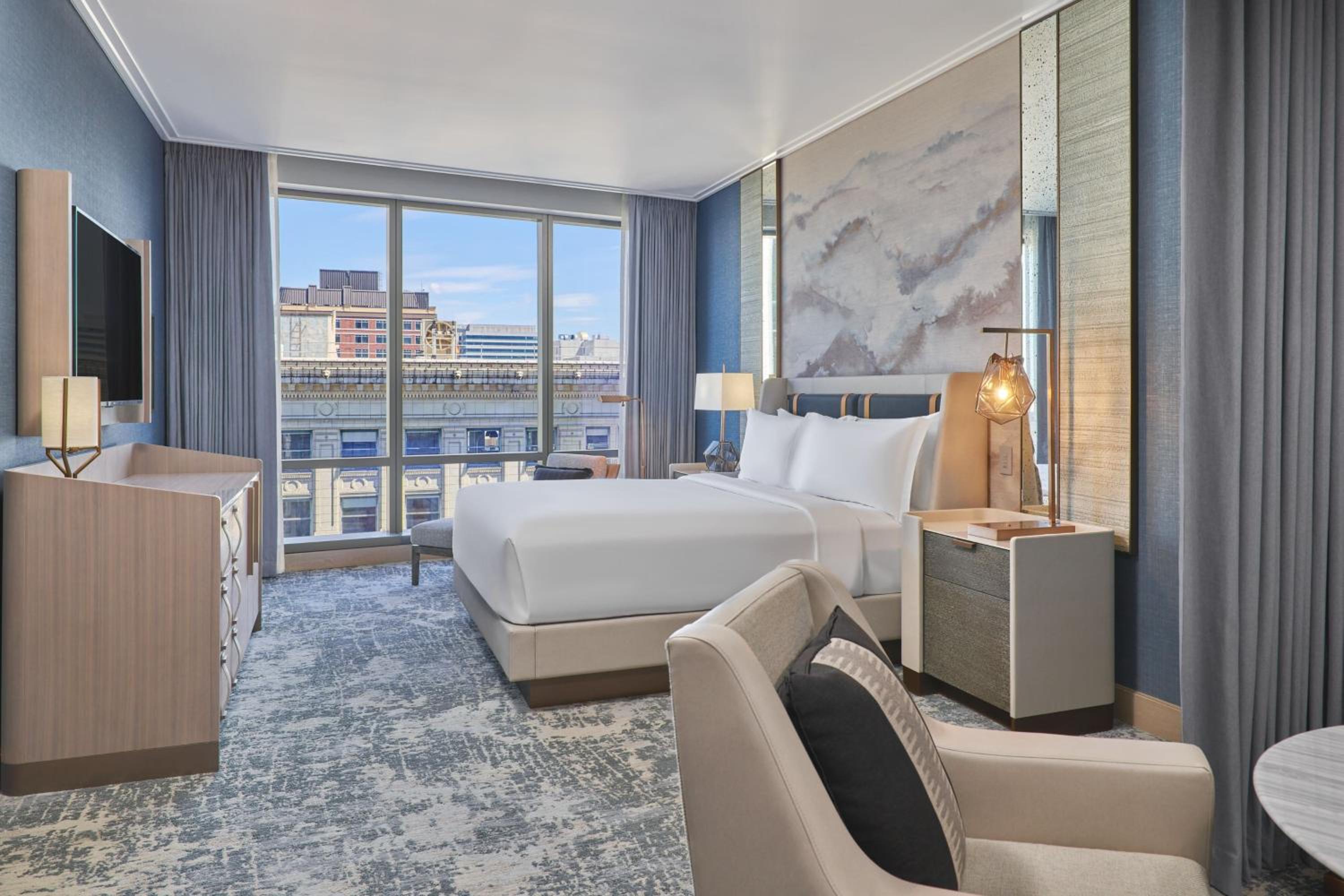 Grand Deluxe King Room  - Photo 2
