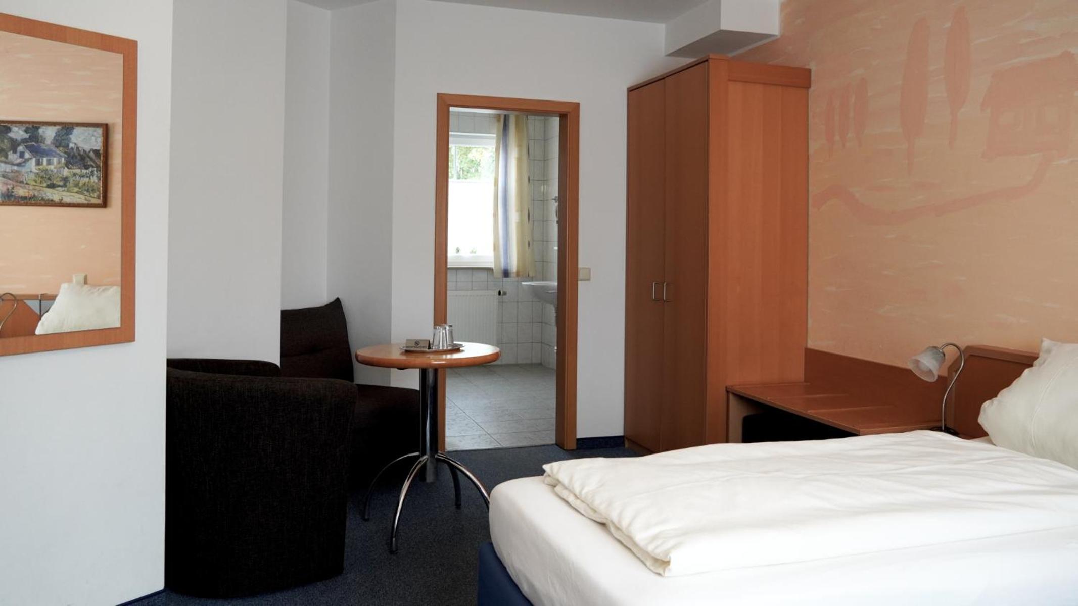 Double or Twin Room with Bathroom photo 3