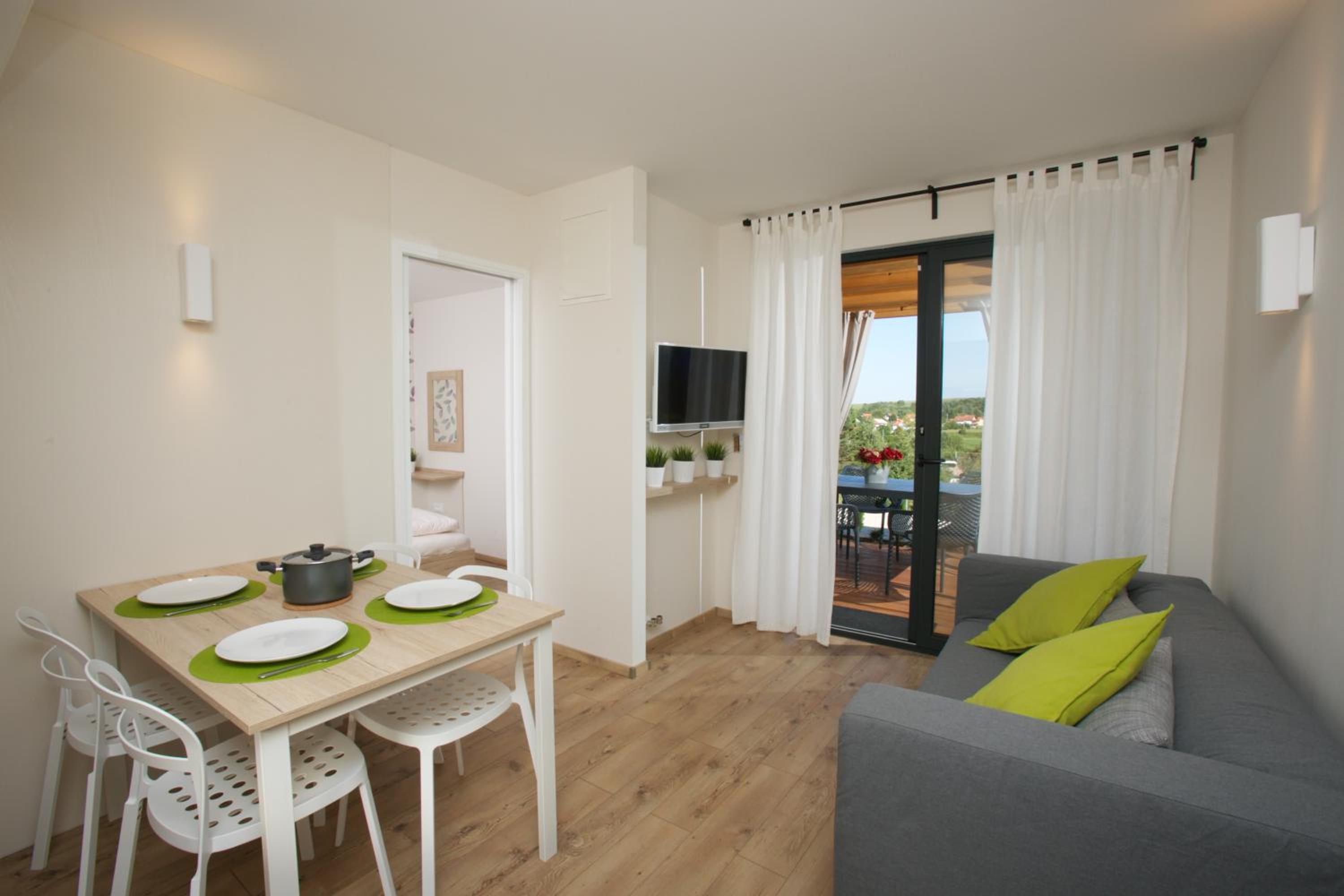 Family Mobile Home with Terrace