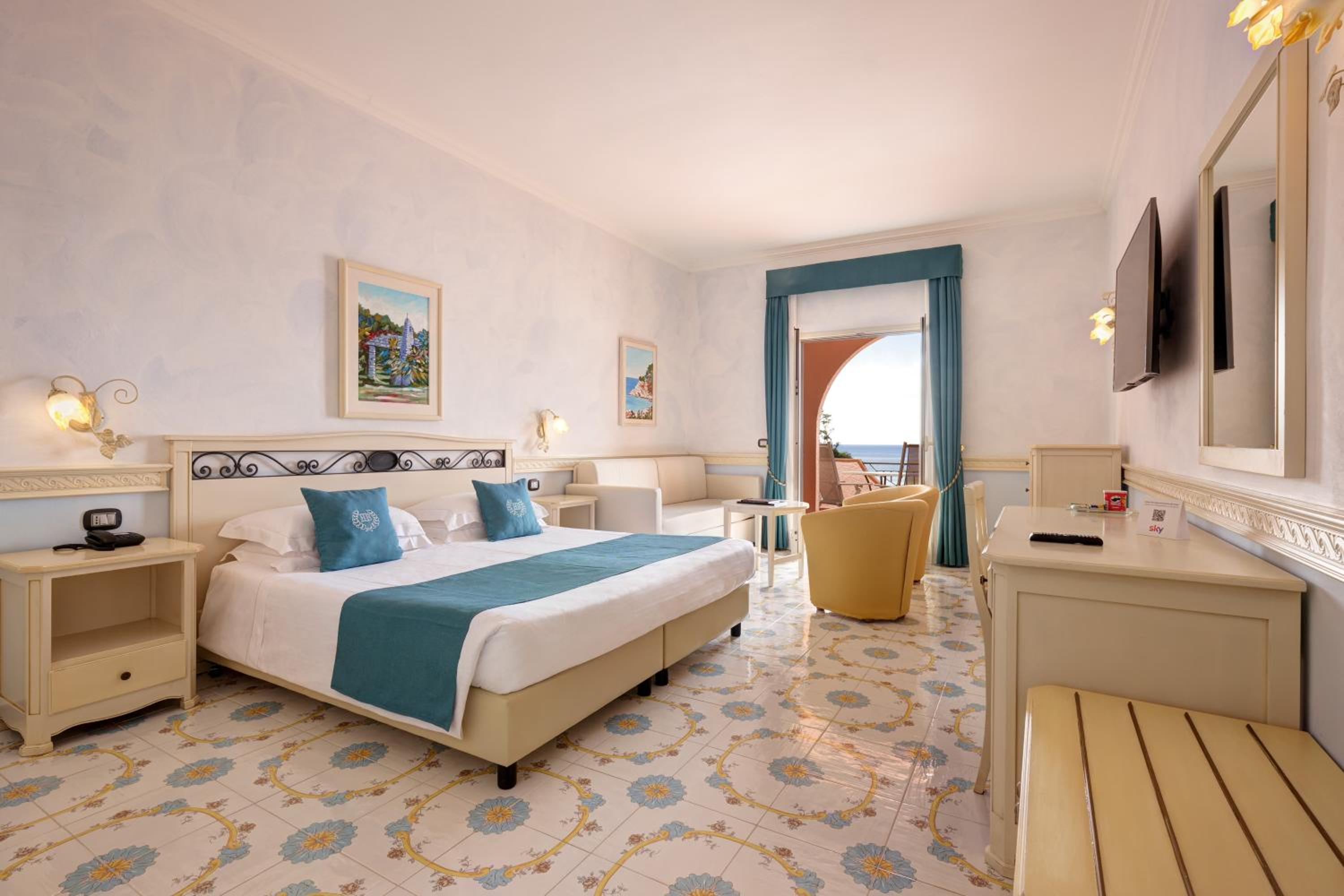 Double Room with Sea View photo 1
