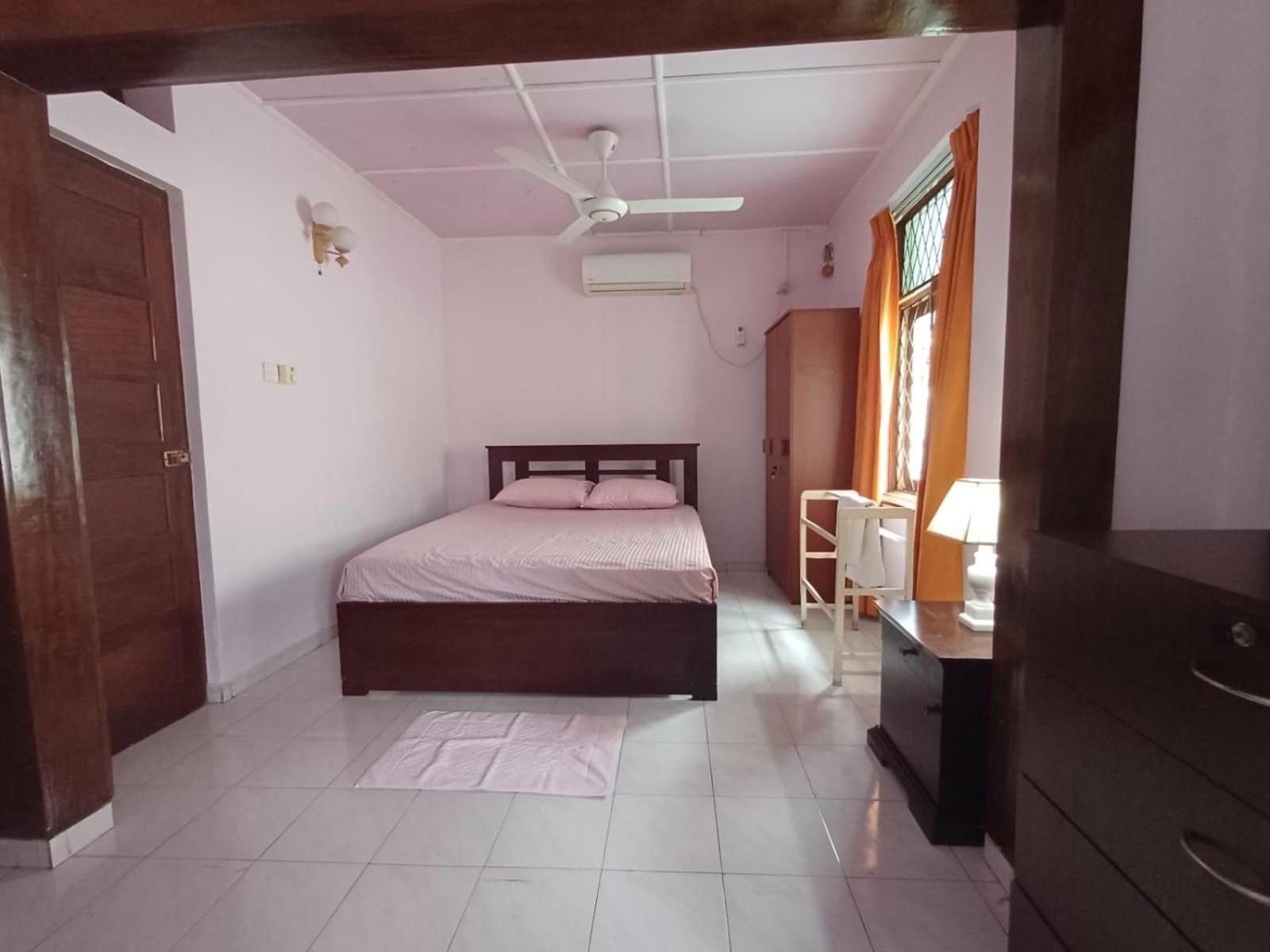 One-Bedroom House photo 1