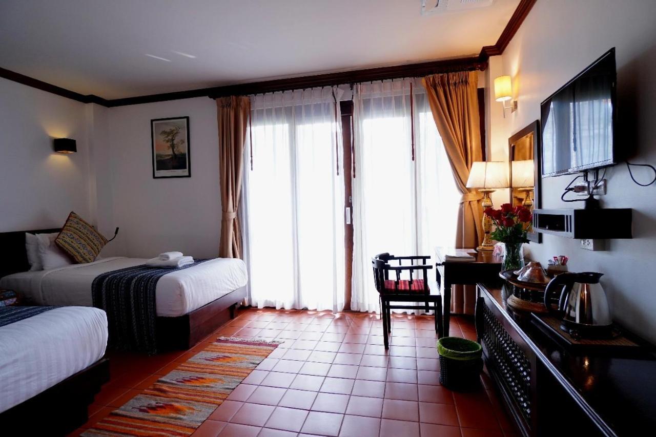 Superior Twin Room with Balcony - Photo 11