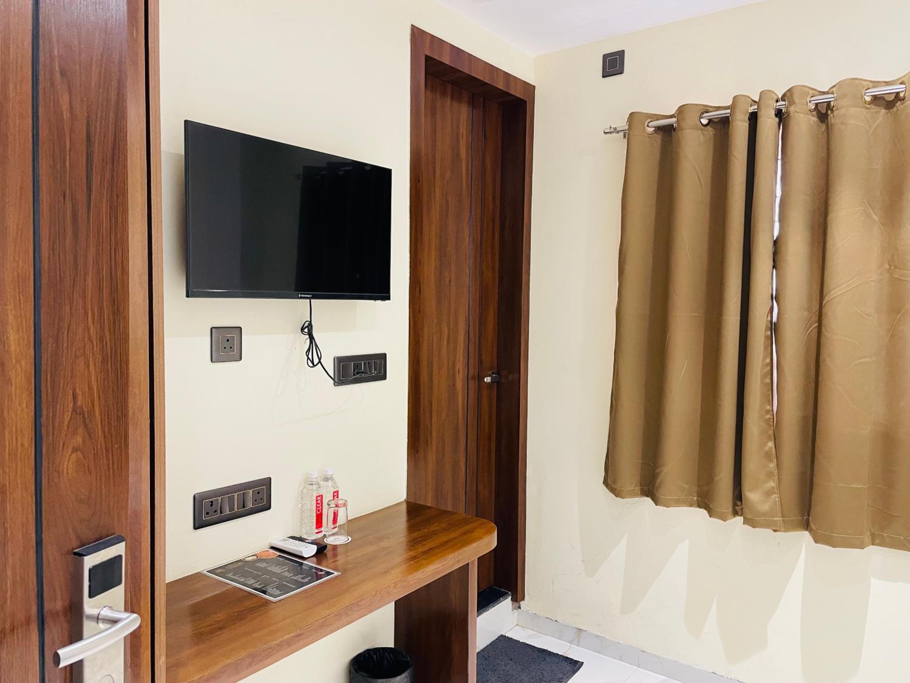 Deluxe Double Room With Two Double Beds photo 1