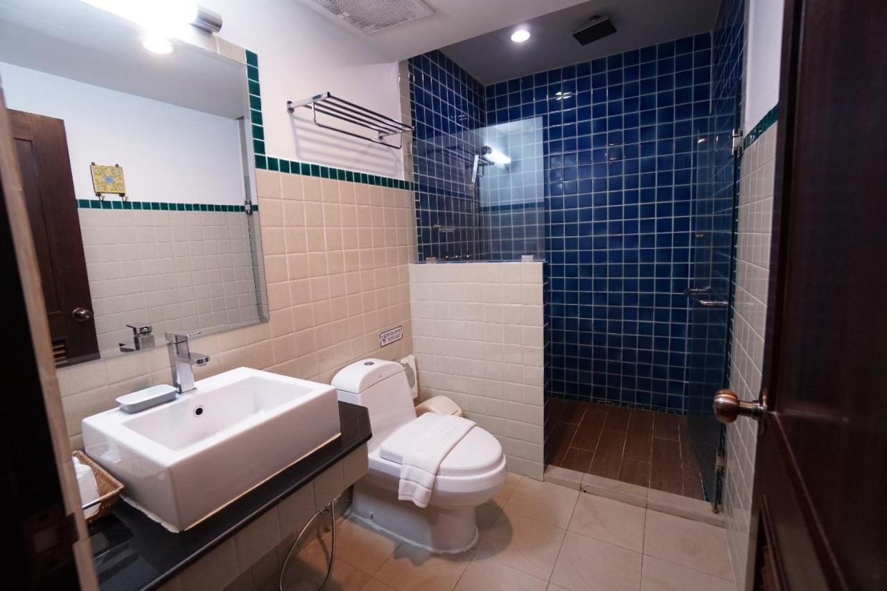 Superior Twin Room with Balcony - Photo 2
