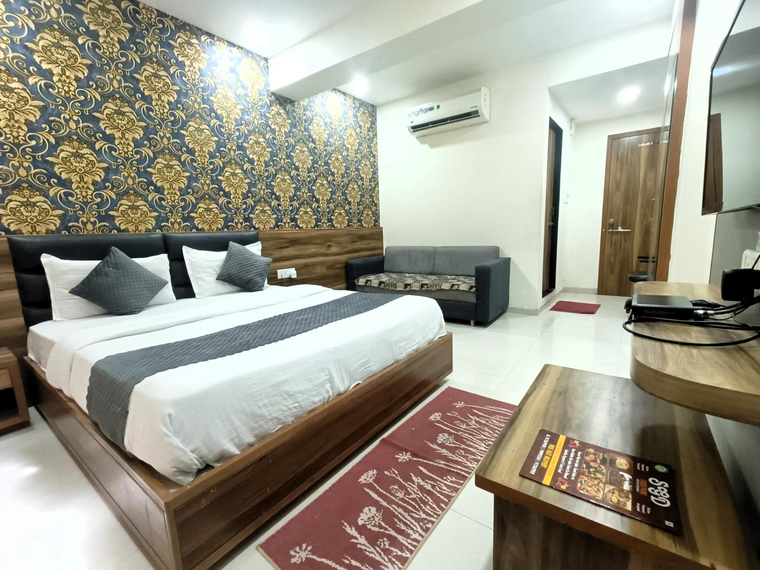 Suite with City View