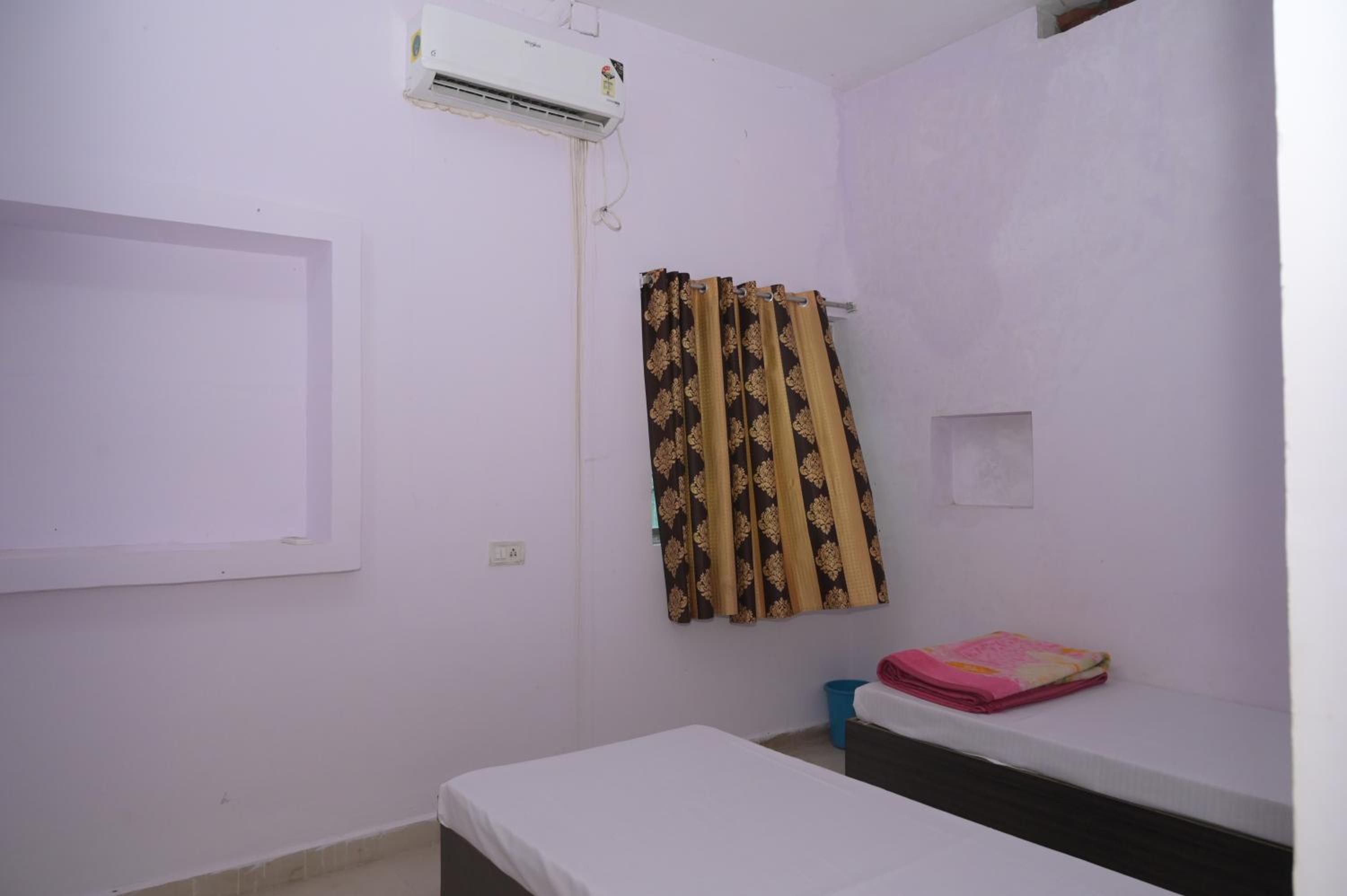 Double Or Twin Room photo 3