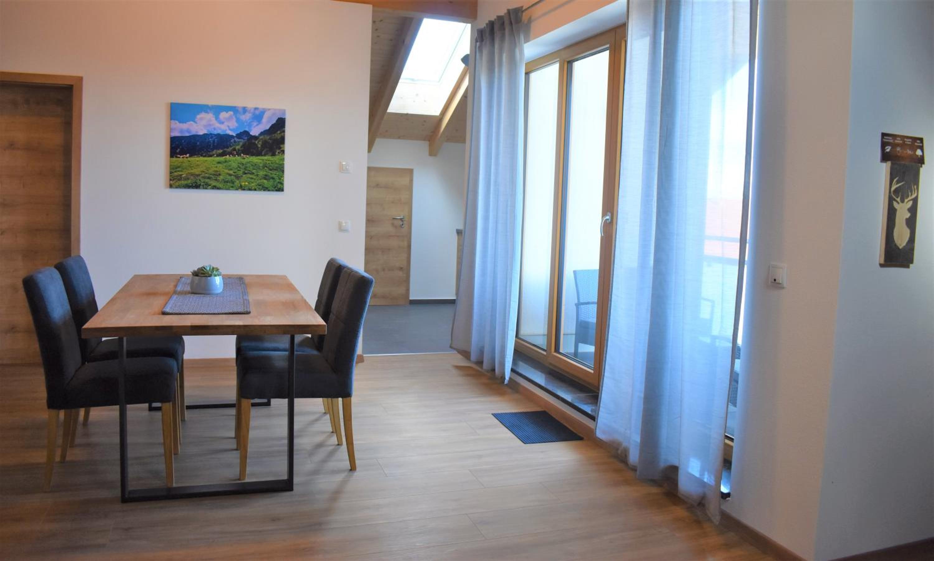 Apartment with Mountain View photo 2