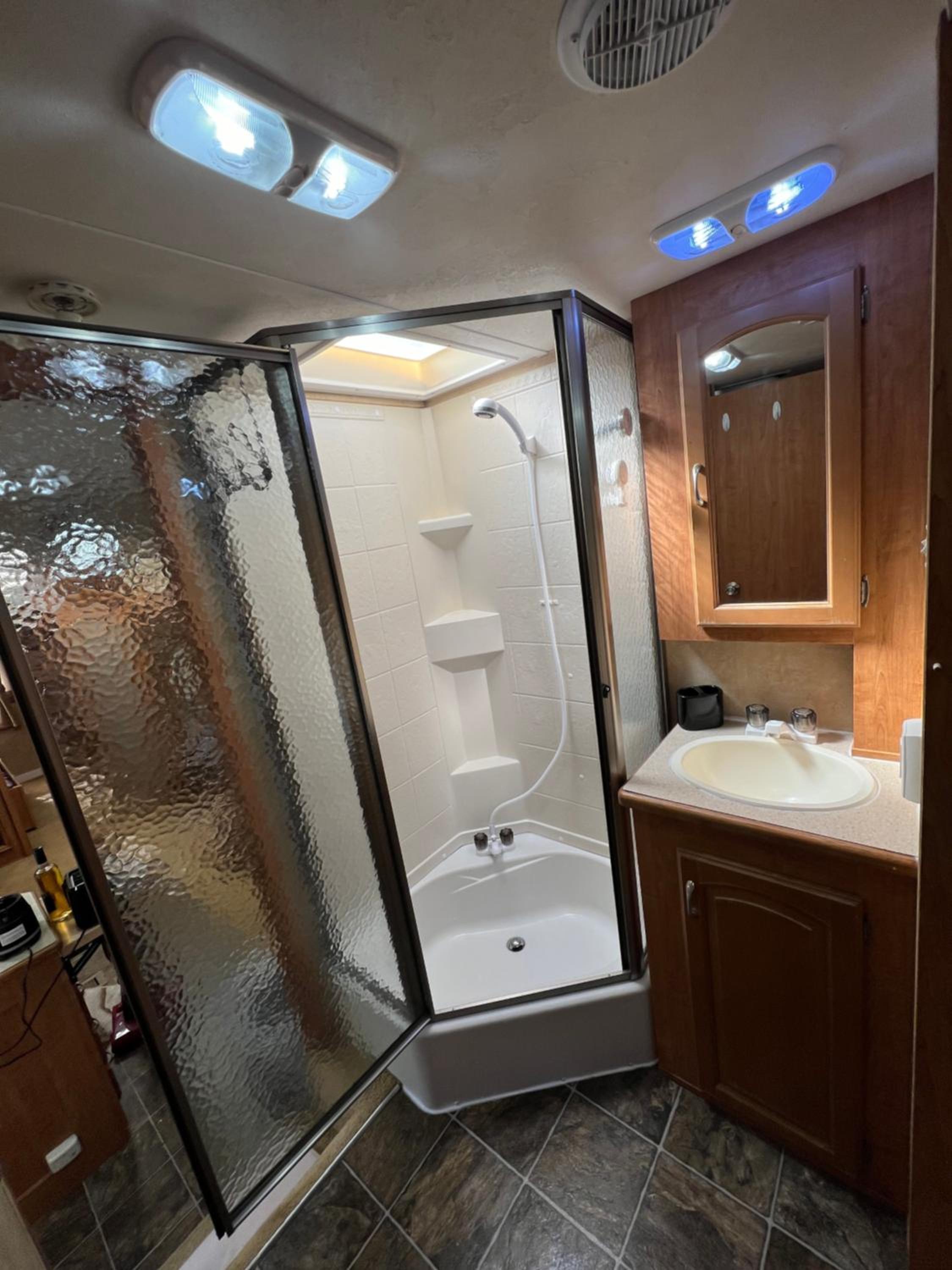 Mobile Home photo 2
