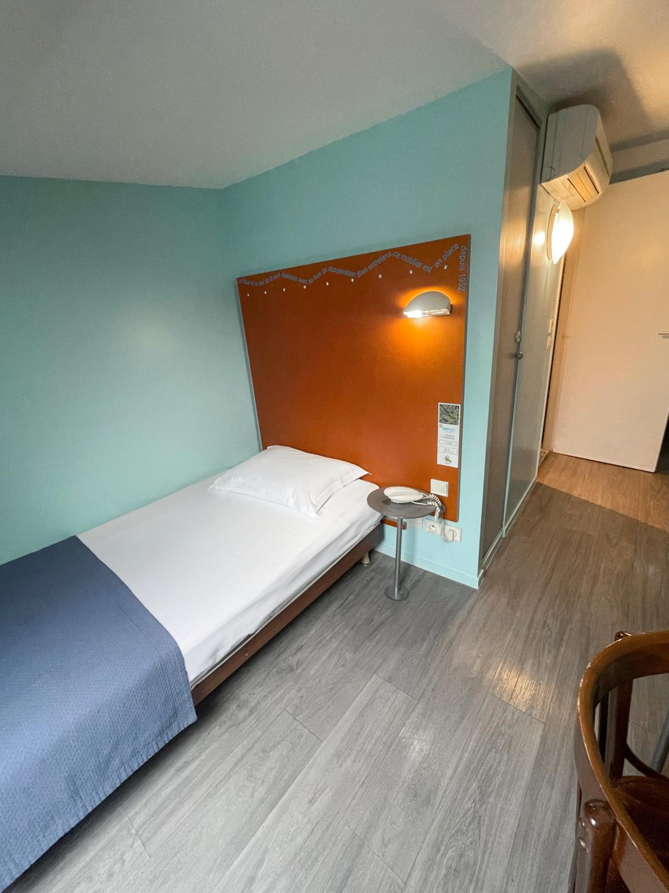 Single Room photo 2