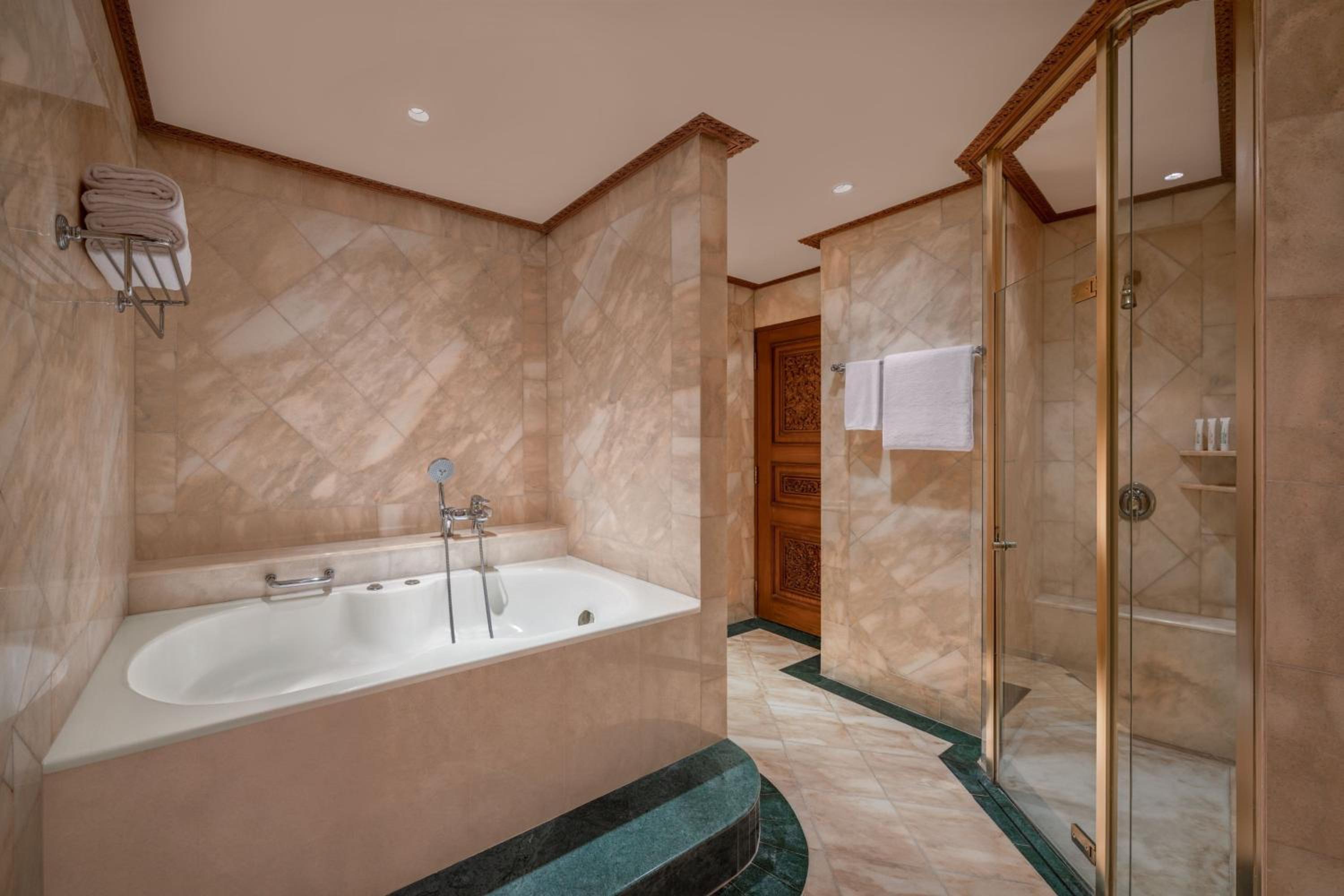 2 King Beds, Club Lounge Access, 2-Bedroom Presidential Suite