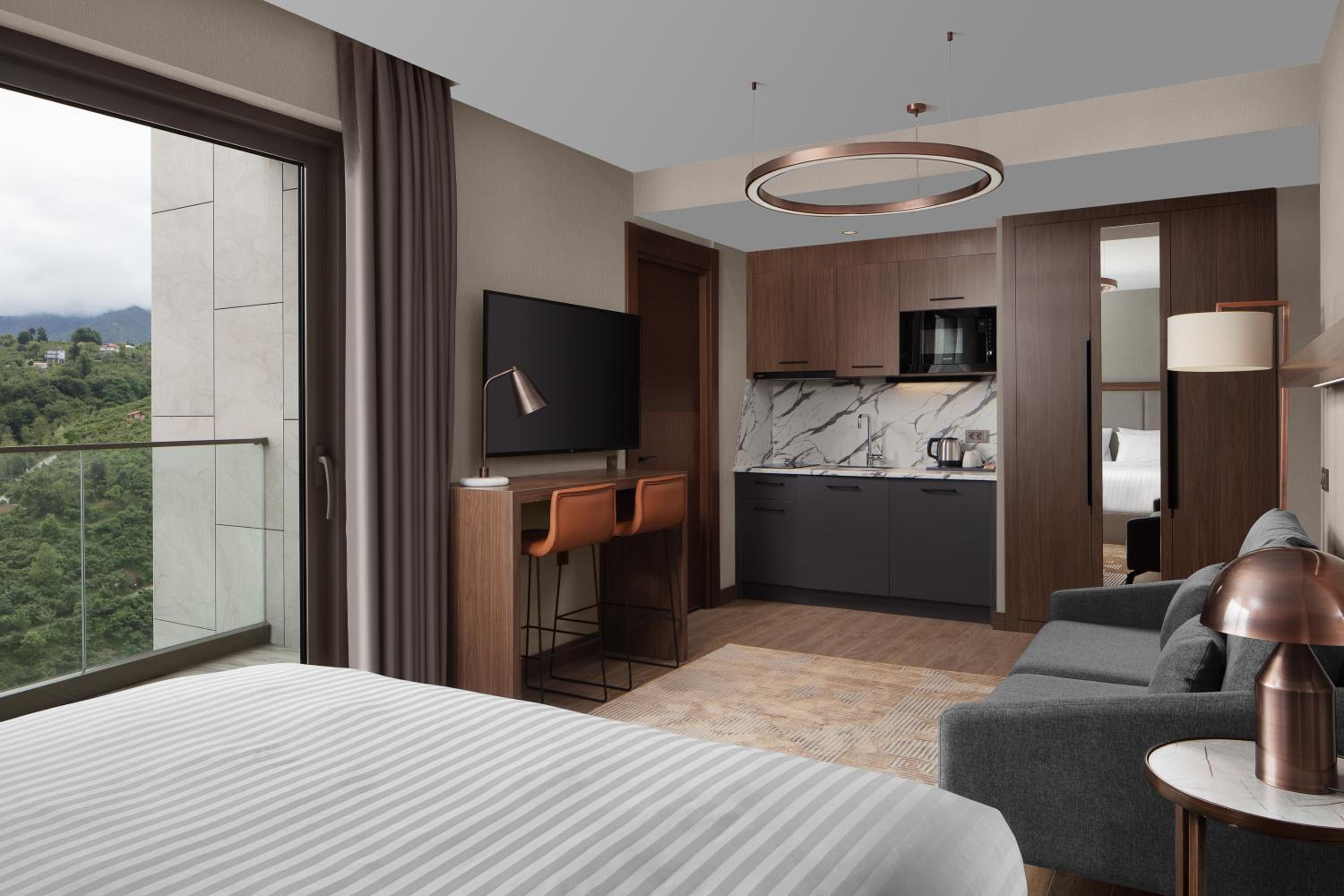 Studio King Room with Sofa Bed and Sea View - Photo 1