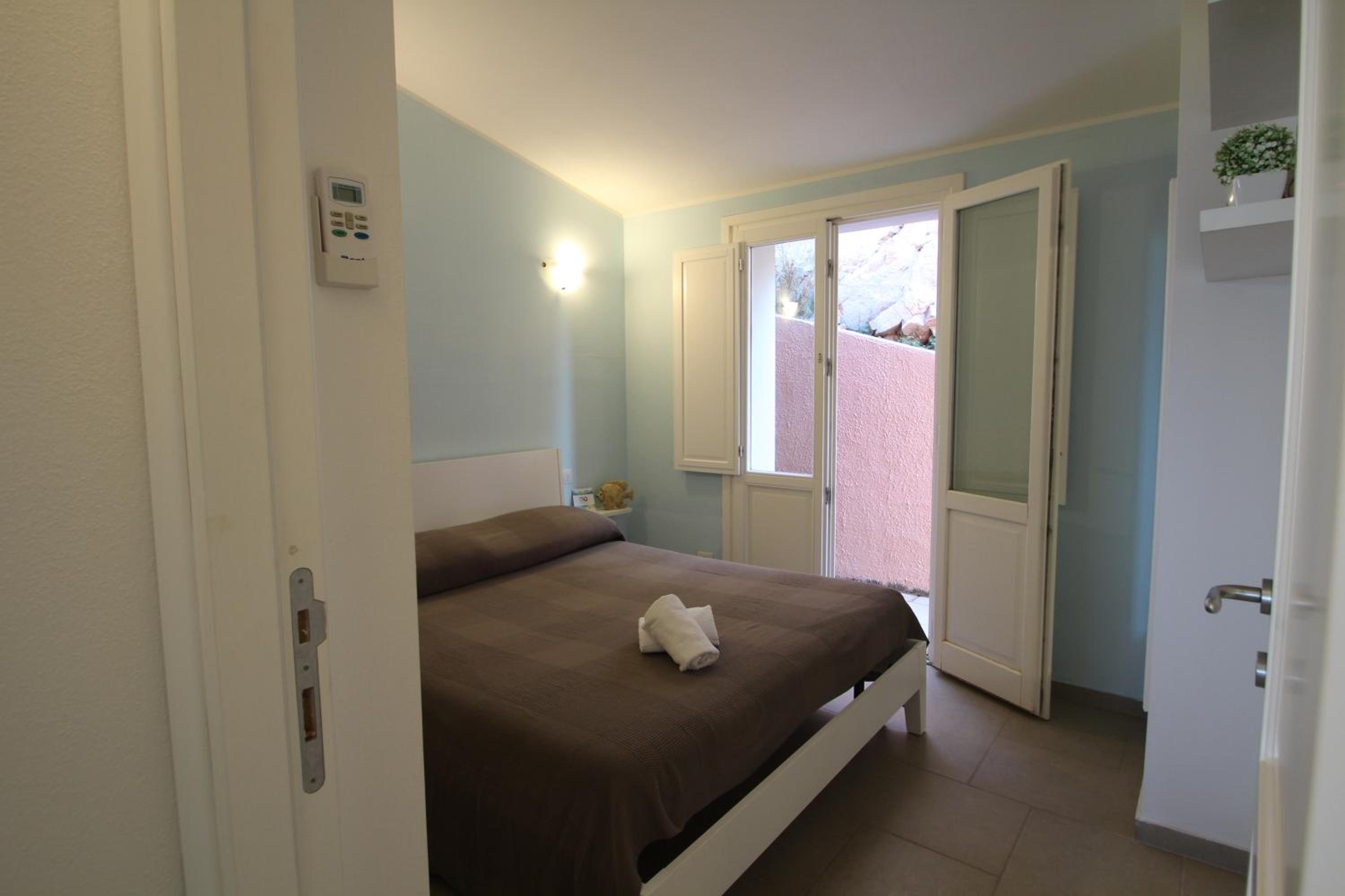 Two-Bedroom House photo 3