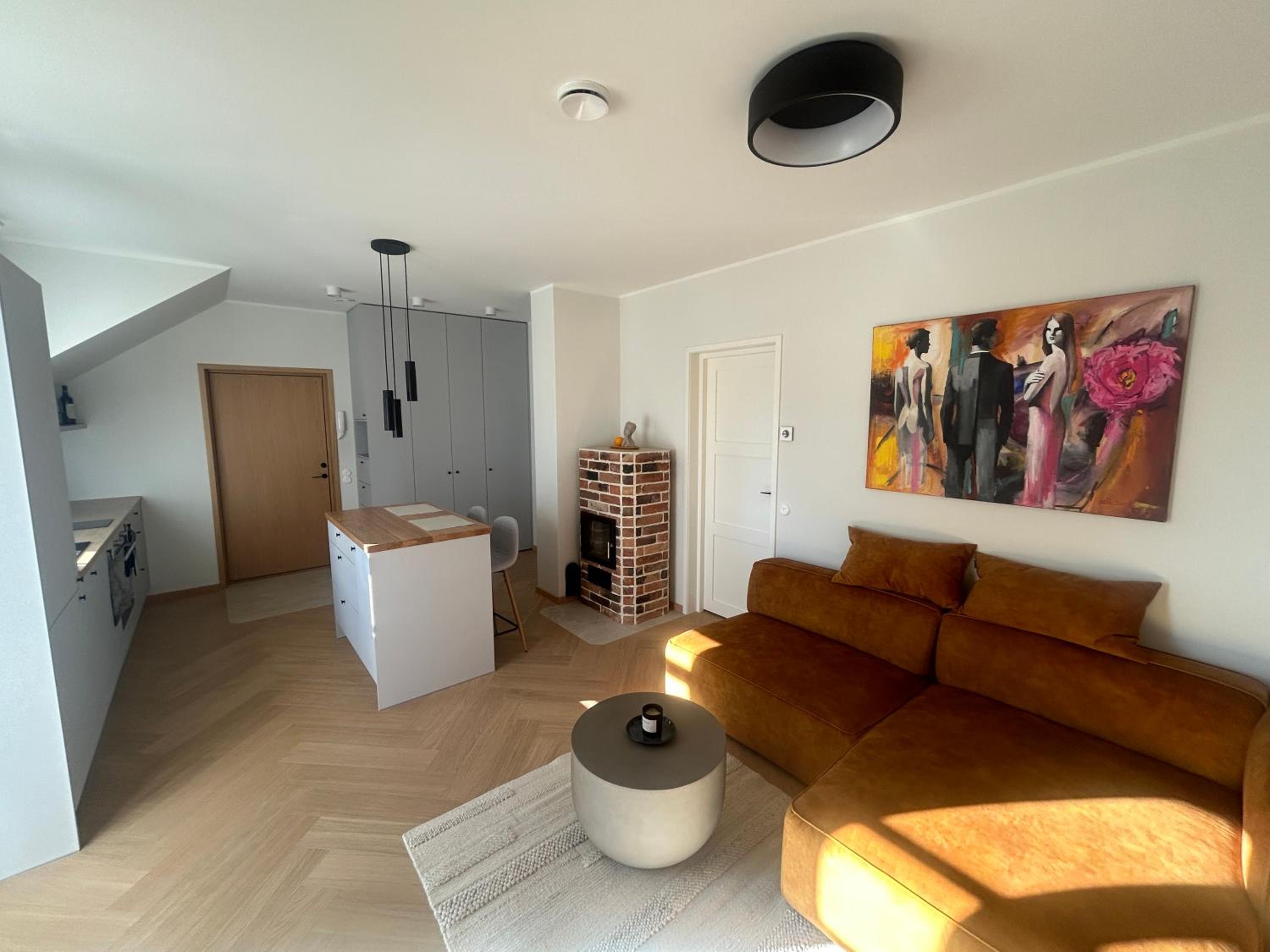 One-Bedroom Apartment photo 1