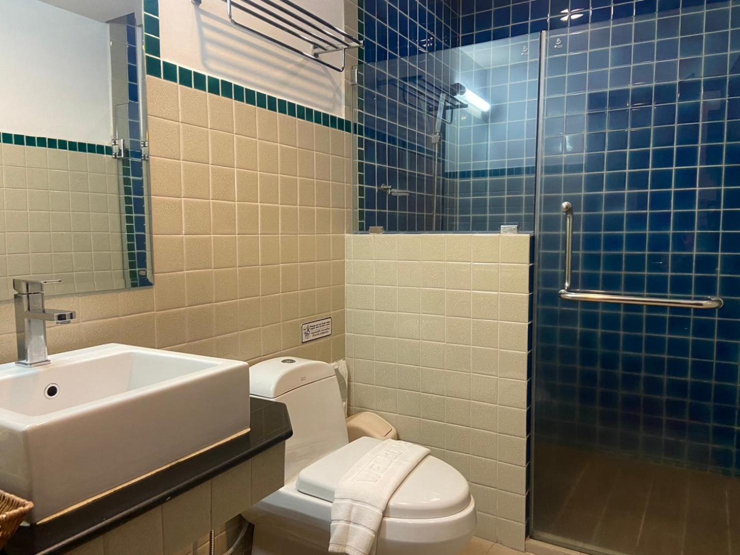 Superior Double Room with Balcony - Photo 12