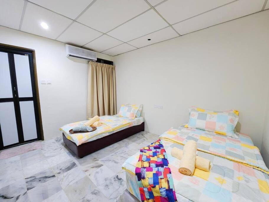 Four-Bedroom House photo 2