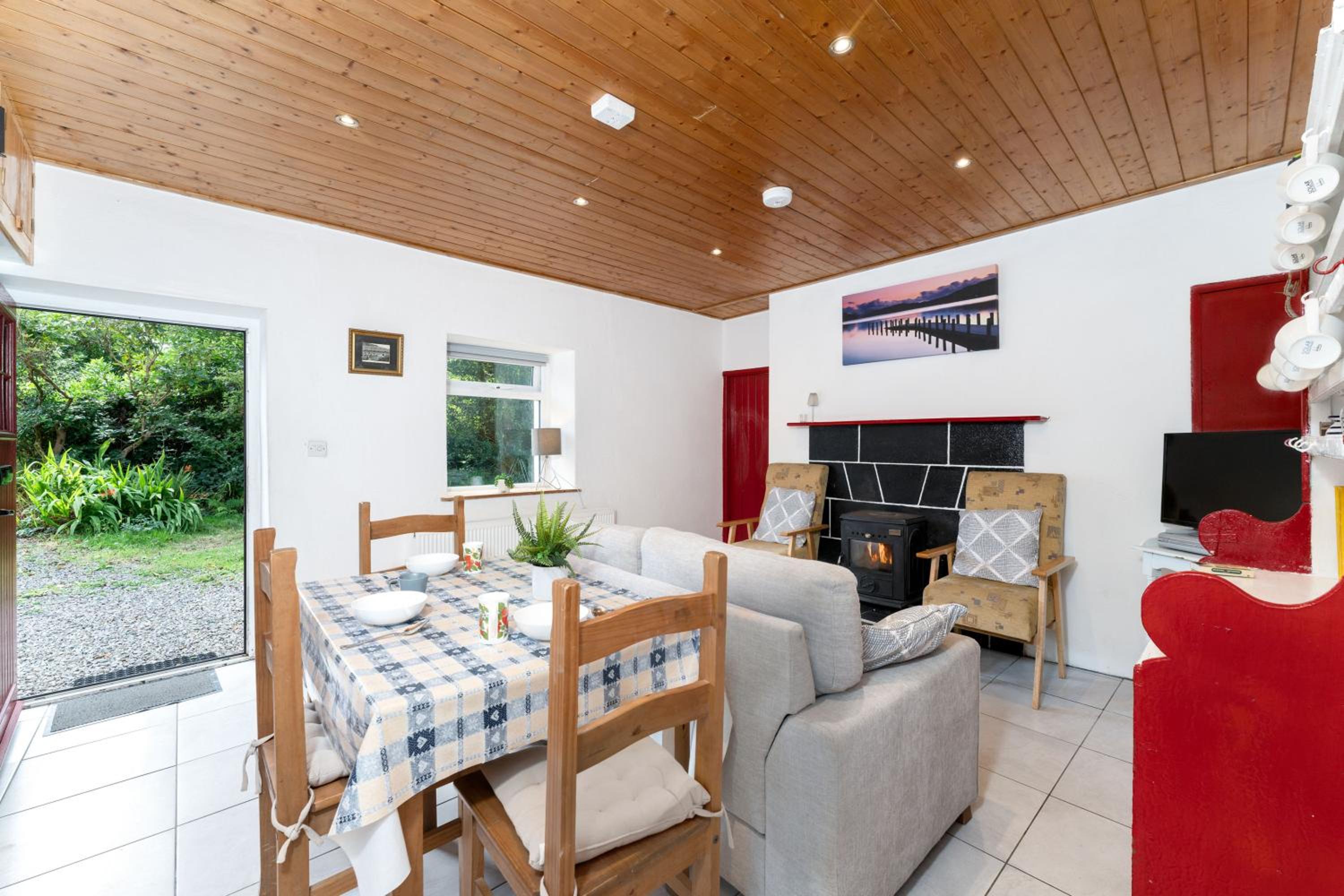 Two-Bedroom House photo 2